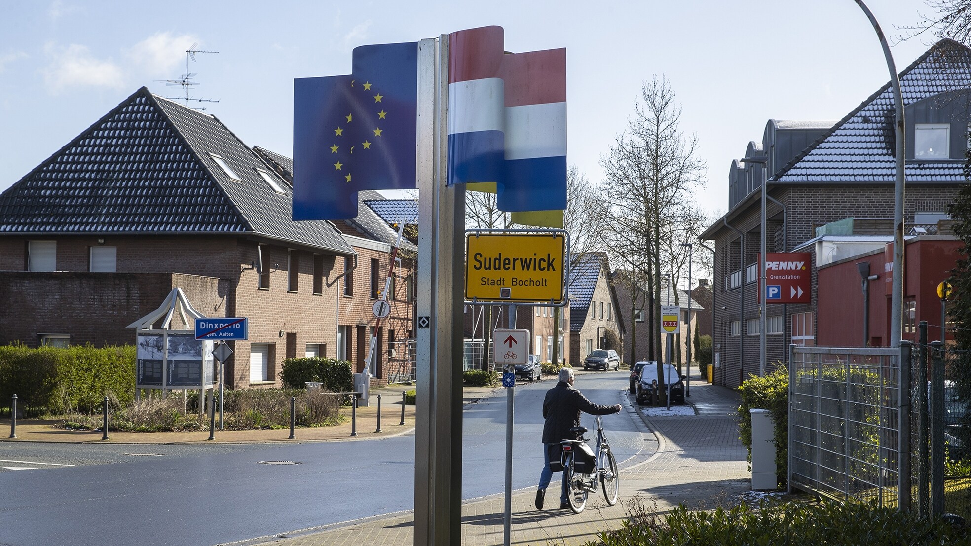 Een grensmarkering tussen het Achterhoekse grensdorp Dinxperlo en het Duitse buurdorp Suderwick. Foto: ANP