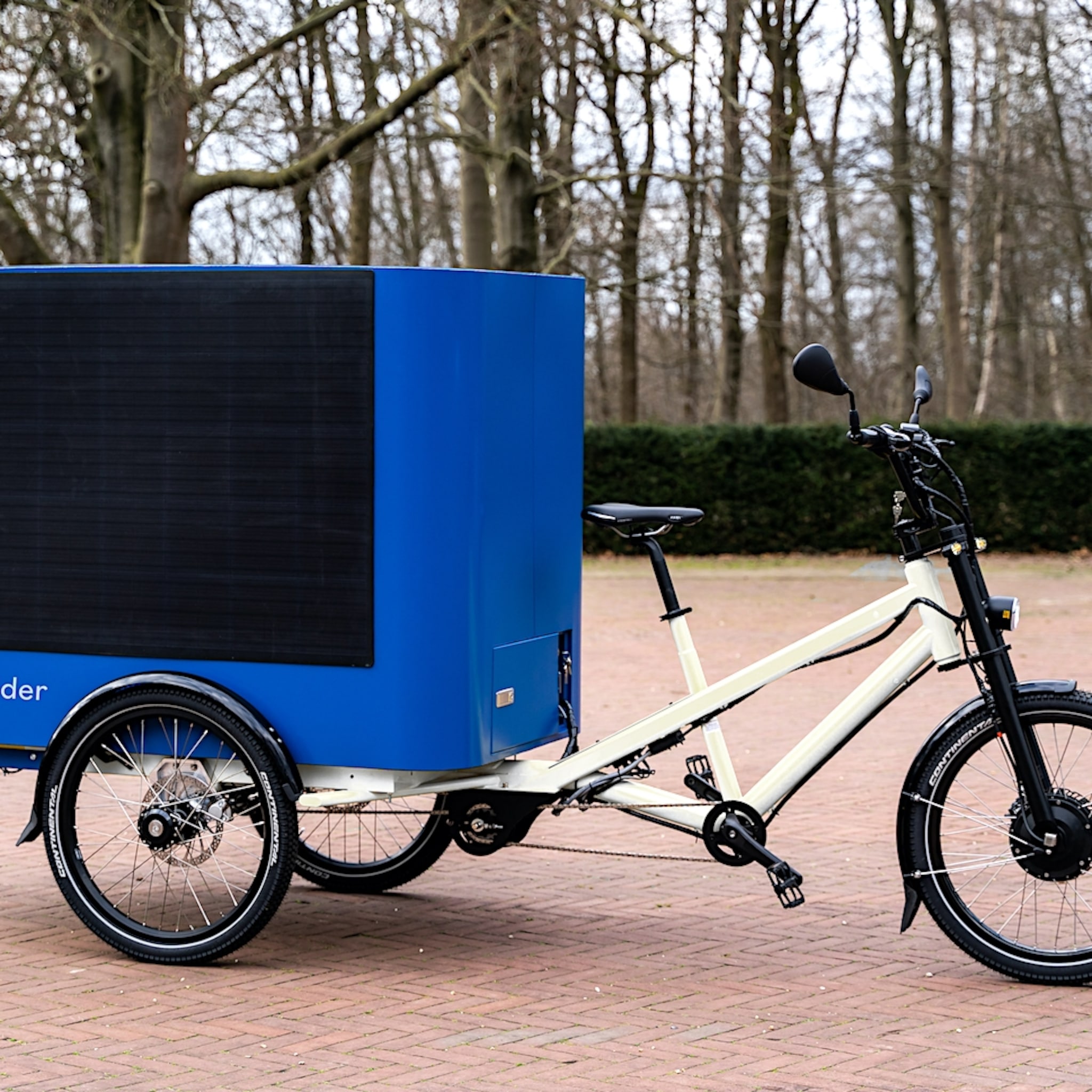 nederlandse uitvinding de eerste elektrische bakfiets op zonne energie