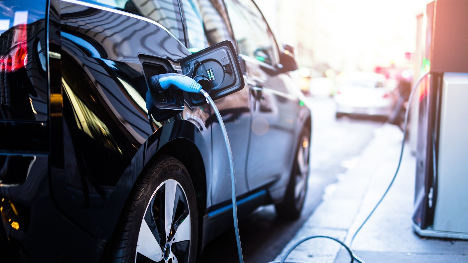 Bas Verkaik (ceo ELEO Technologies): ,,Uiteindelijk zal alles wat je ziet bewegen, rijden op batterijen.'' Foto: Shutterstock