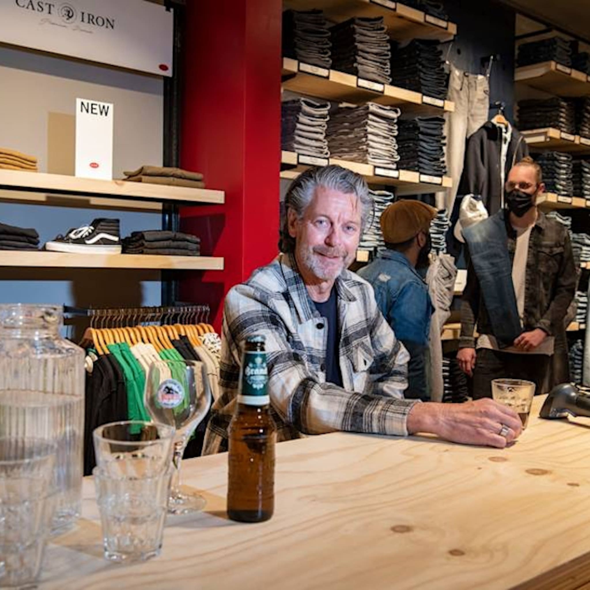 begonnen met een jeanswin kel tje in apeldoorn nu verovert deze ondernemer europa
