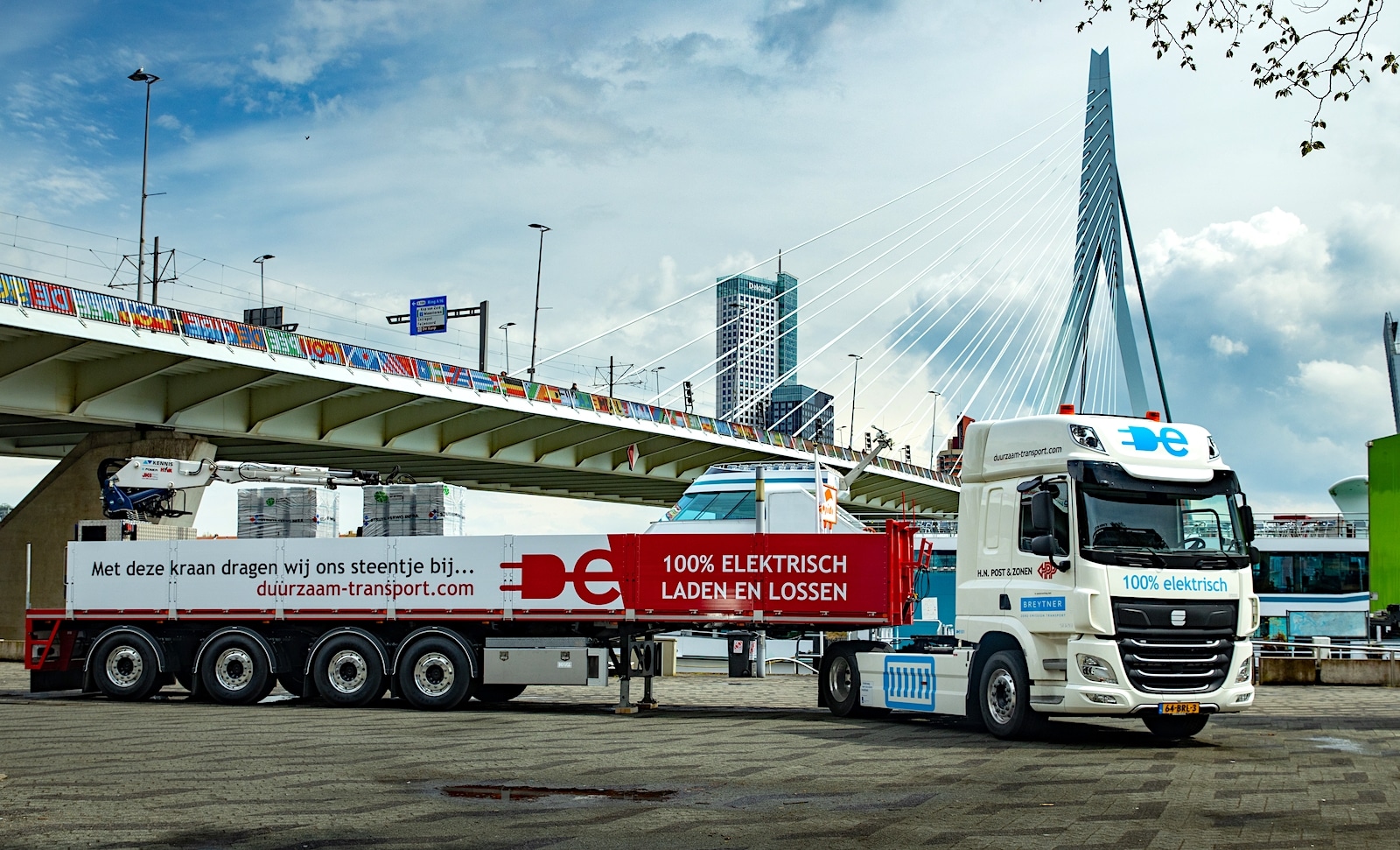 De eerste 50 tons zware elektrische trekker is vandaag in gebruik genomen