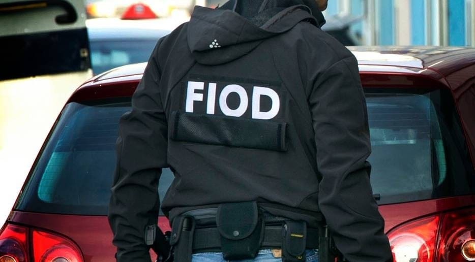 De Rijksdienst voor Ondernemend Nederland (RVO) is na fraudesignalen en overleg met FIOD en OM in actie gekomen en heeft bij vierhonderd bedrijven beslag laten leggen op onder andere rekeningen. Foto: AD