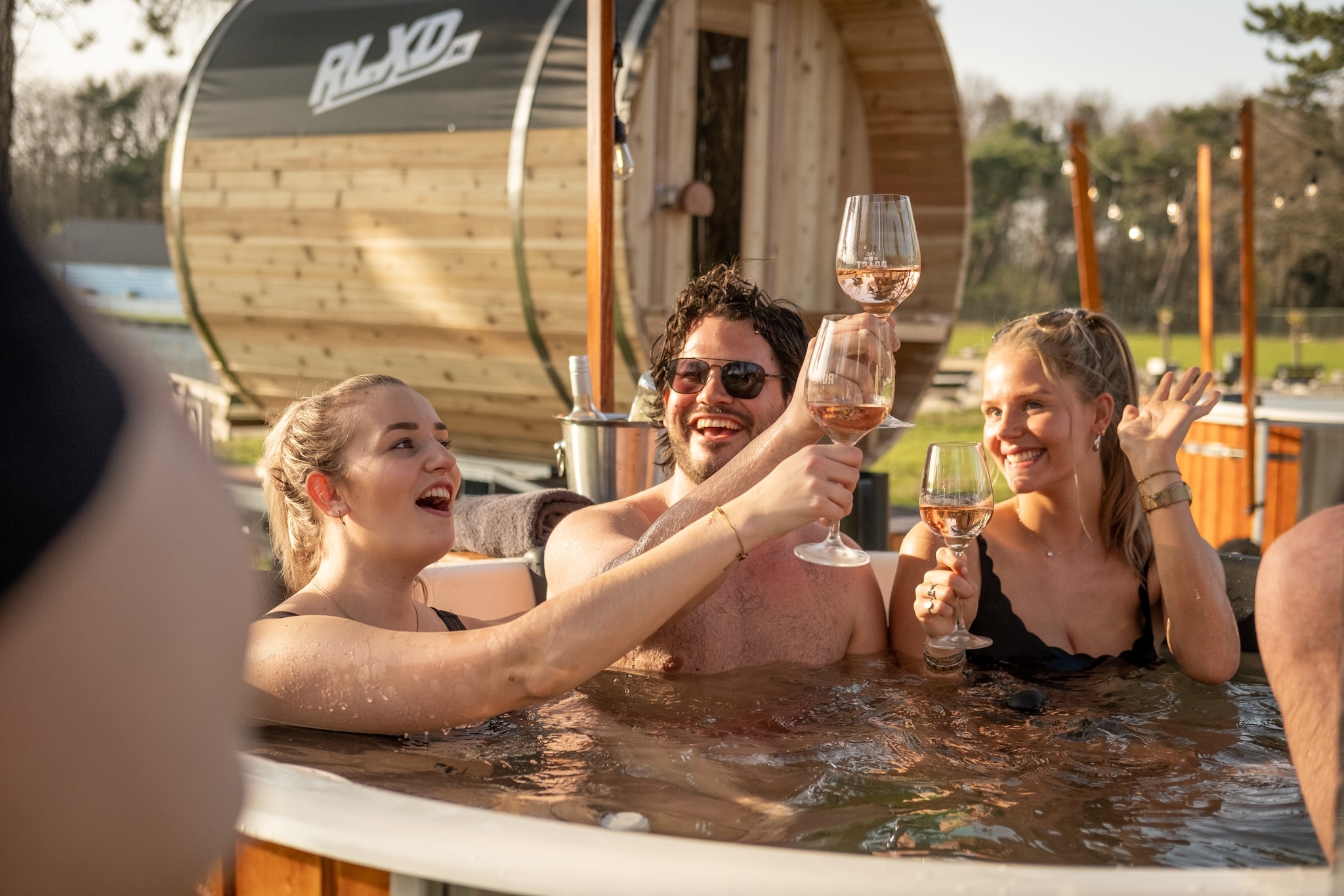 RLXD is in december gestart en verhuurt sinds april hottubs, barrelsauna’s én OFYR-kooktoestellen.