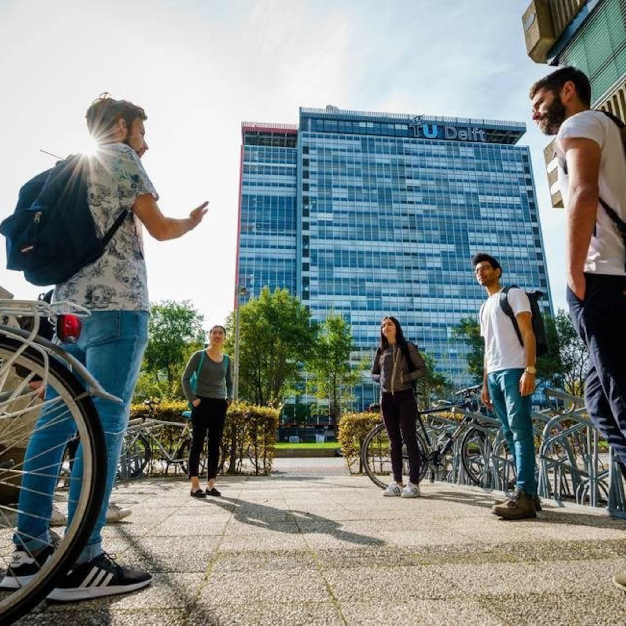 studenten samen met rijke alumni tu delft en erasmus aan het roer van investeringsfonds voor startups