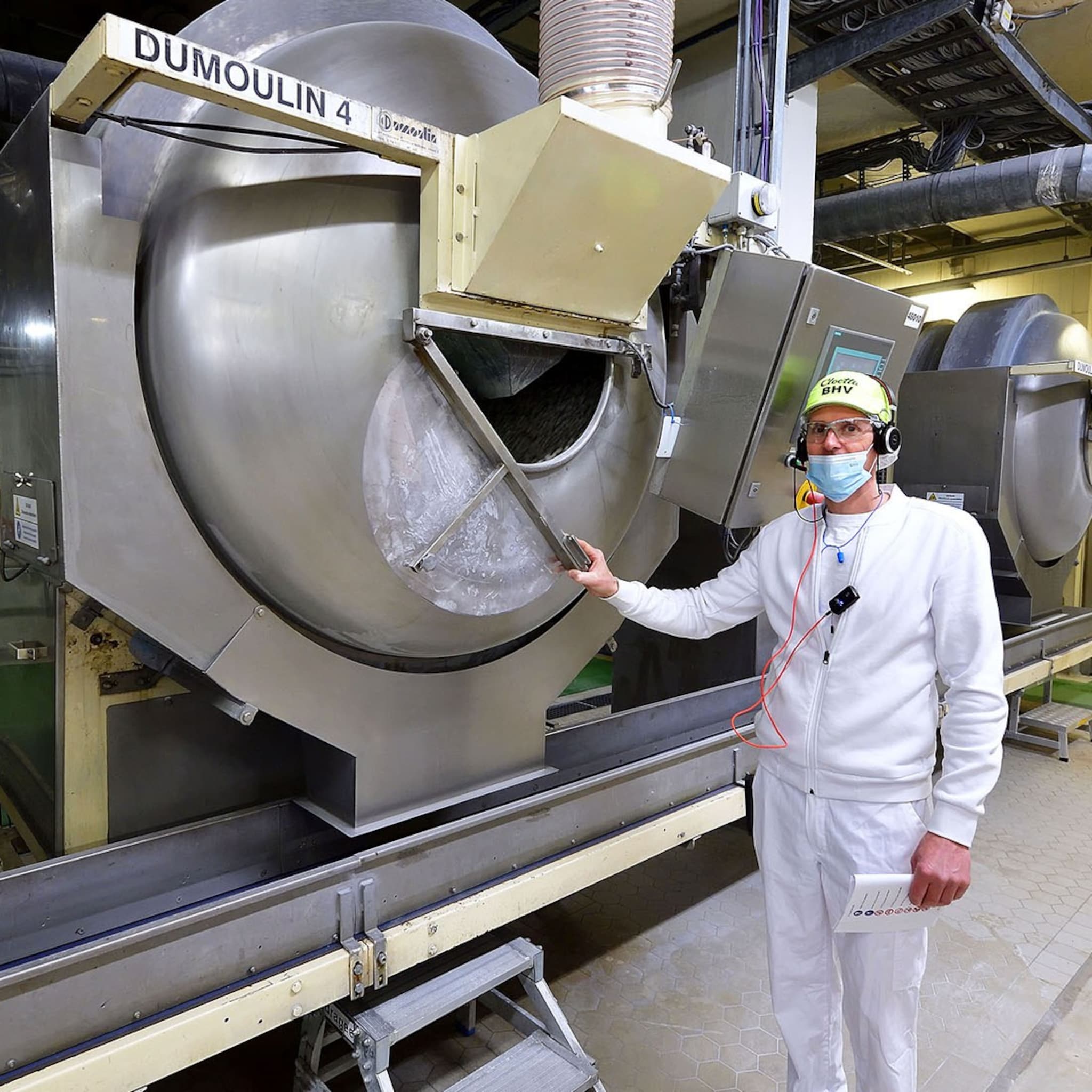 een kijkje in de hypermodernde snoepfabriek van red band die wereldwijd exporteert