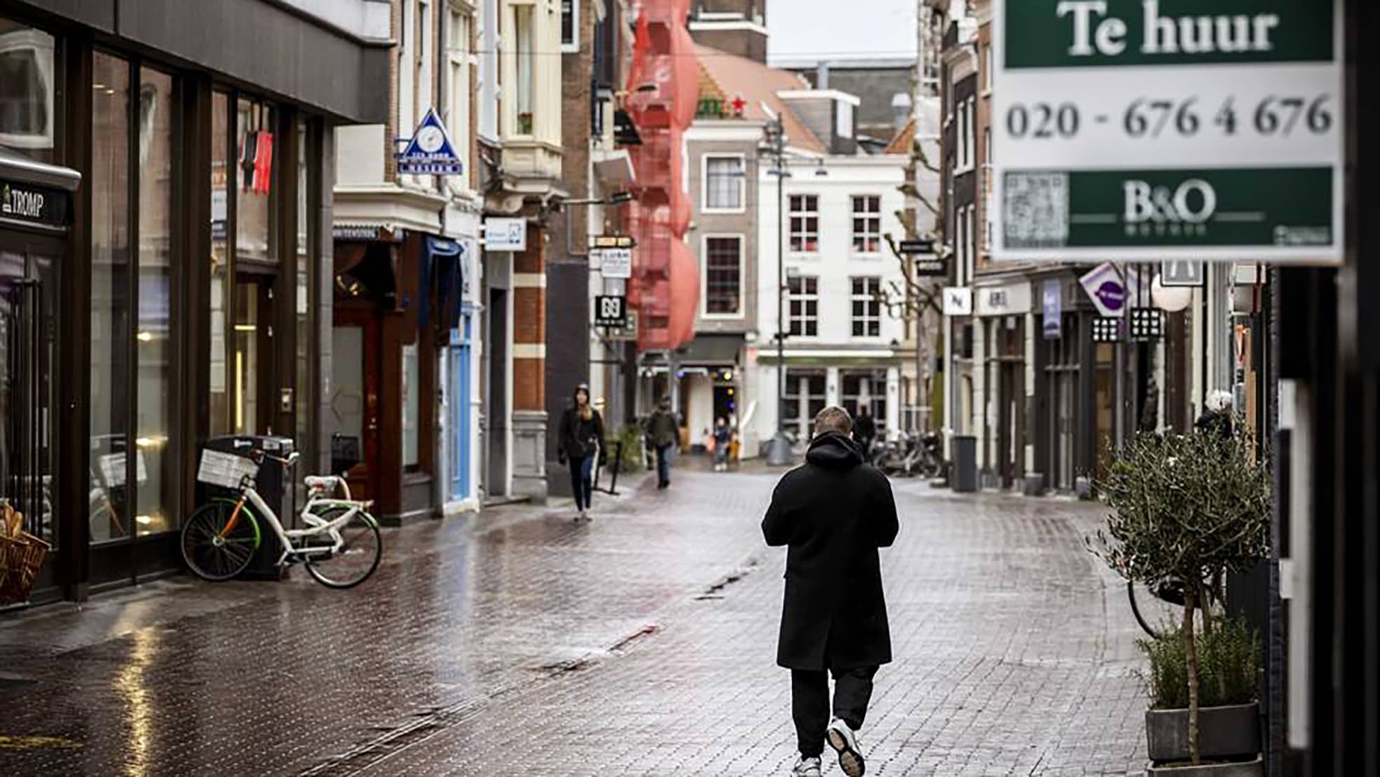 Weinig winkelend publiek in een winkelstraat in het centrum van Haarlem. Foto: ANP
