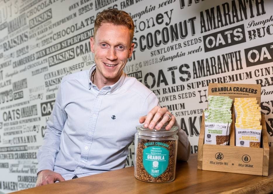 Glenn Middelhof, eigenaar van TLANT, het bedrijf dat gezonde ontbijtsnacks voor bekende hoteltekens maakt. Foto: Pix4Profs/Jules van Iperen