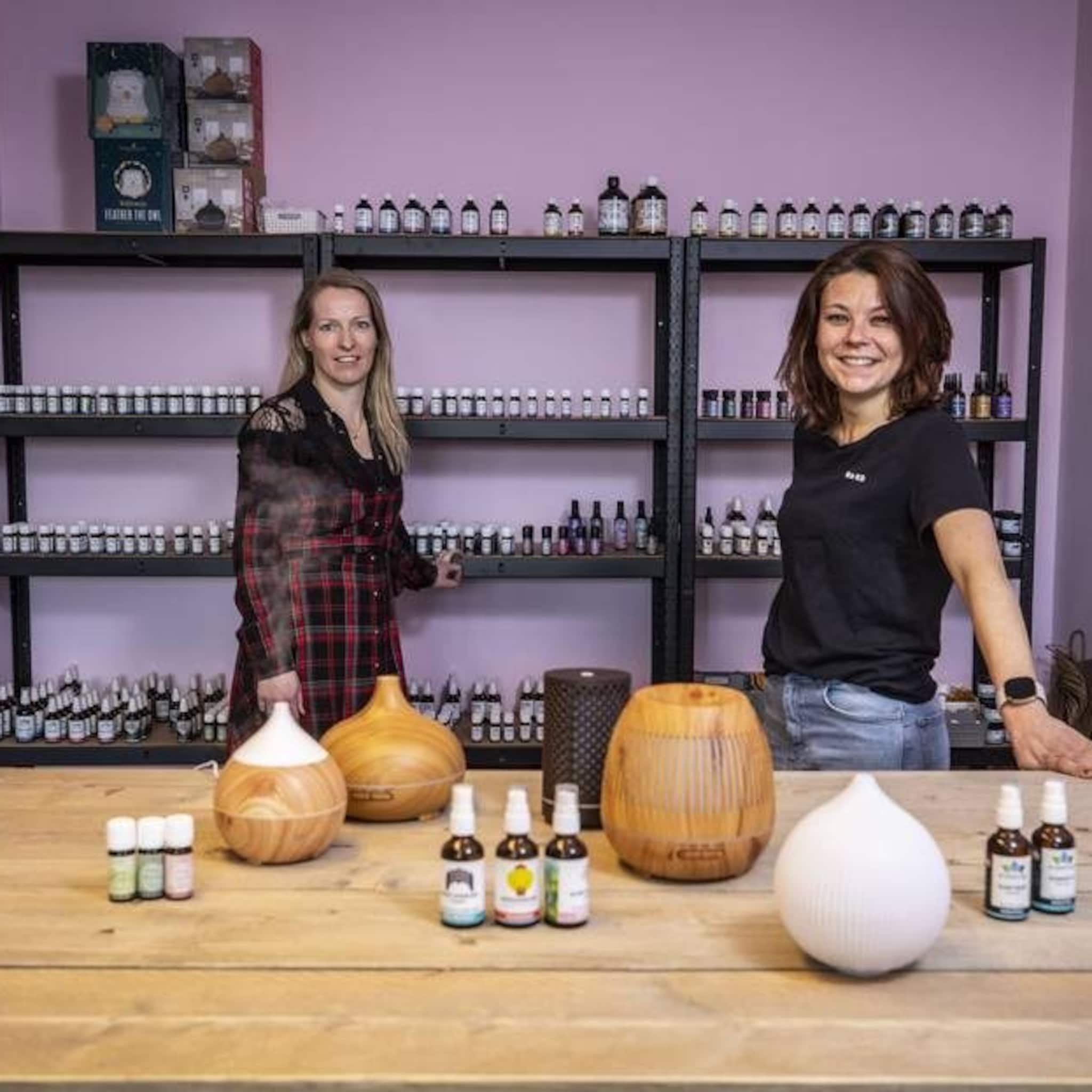 maud en elke hebben hit met producten voor aromatherapie bizar hoe snel we groeien