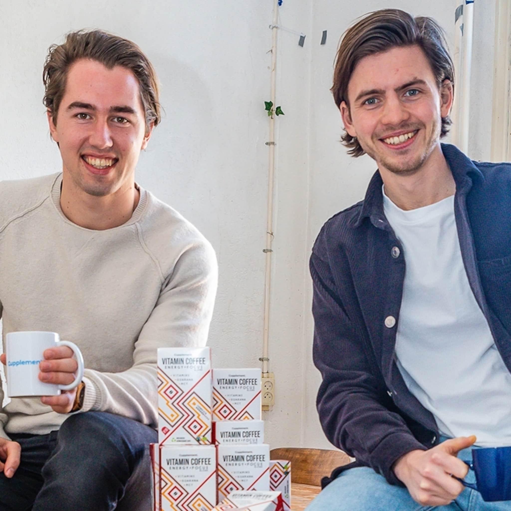dragons den jonge koffiemakers verleiden drie dragons en kiezen voor pieter schoen