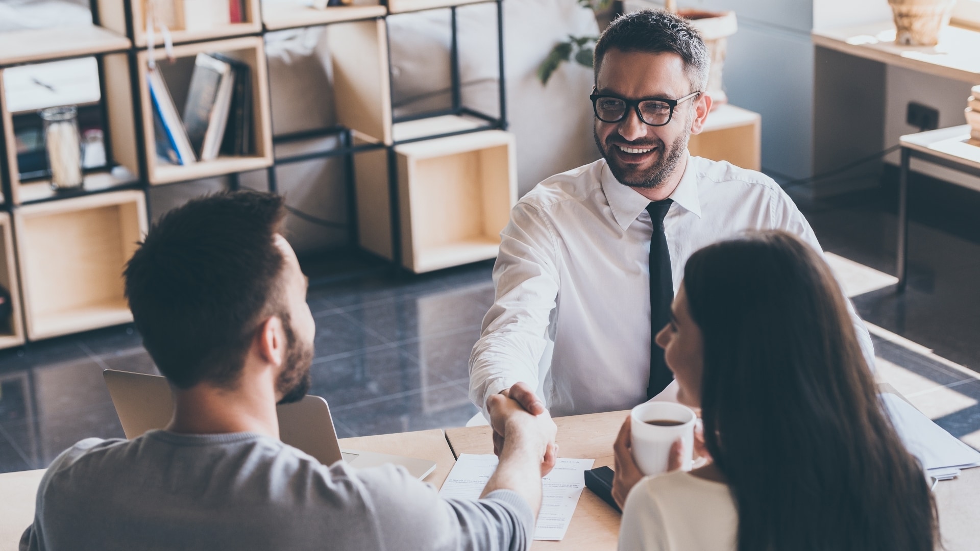 Ralph van Dam: ,,Toen zich de kans voordeed om ons eerste bedrijf te verkopen, grepen we dat met beide handen aan." Foto Shutterstock ter illustratie