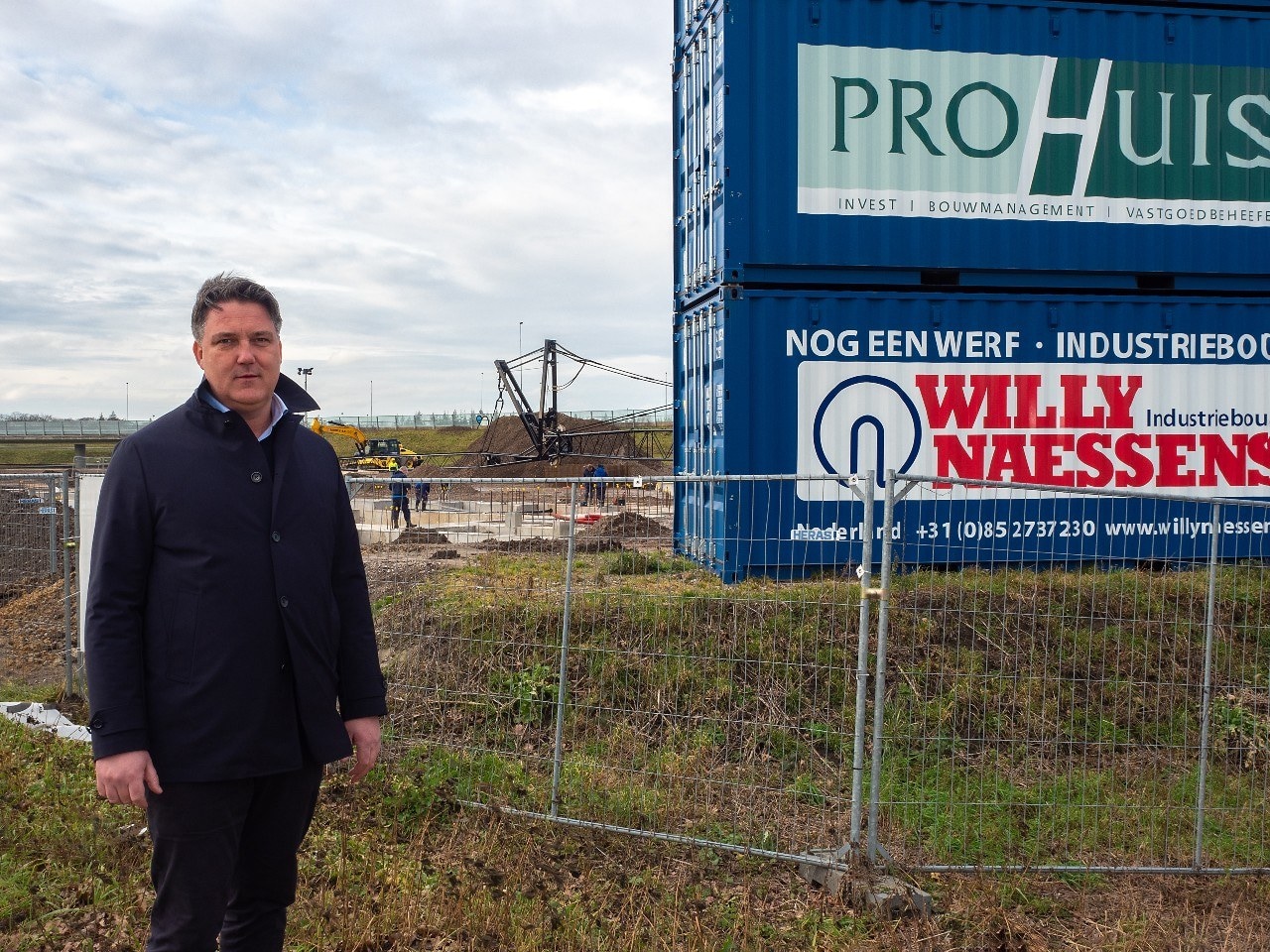Arjan van de Graaf bij een nieuw project van Prohuis en Willy Naessens: de bouw van een hotel in Breda.