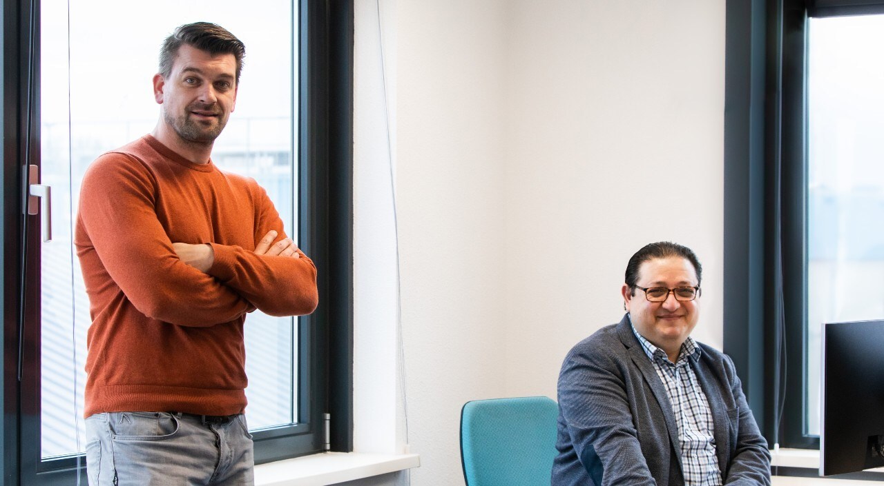 Edwin de Goede (links) en Mohamad Nasab: ,,Een dag is in de ICT een jaar.” Foto: Rick de Visser