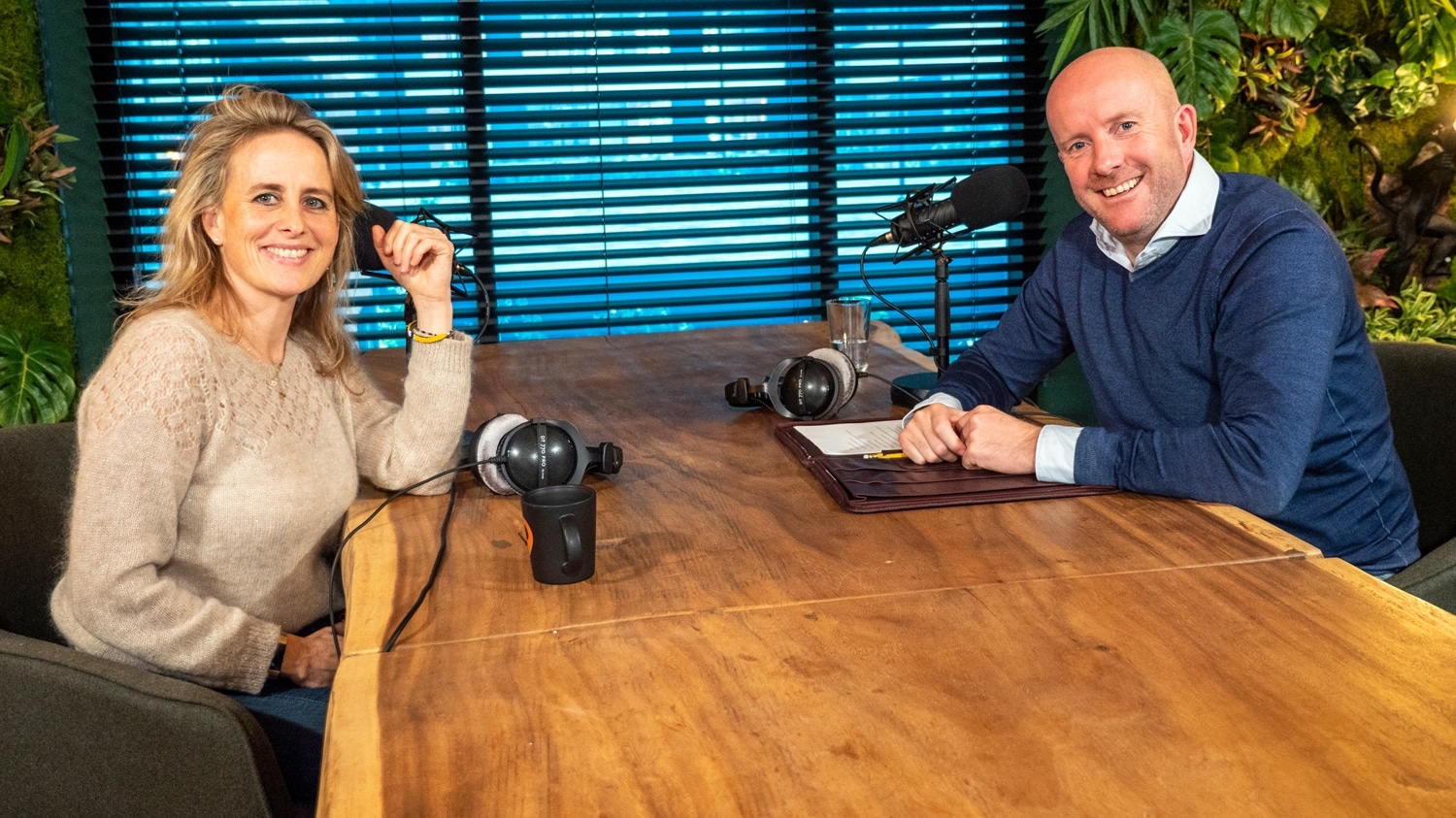 Barbara Kerstens bij Ernesto Spruyt in de Tunga Talks-studio.