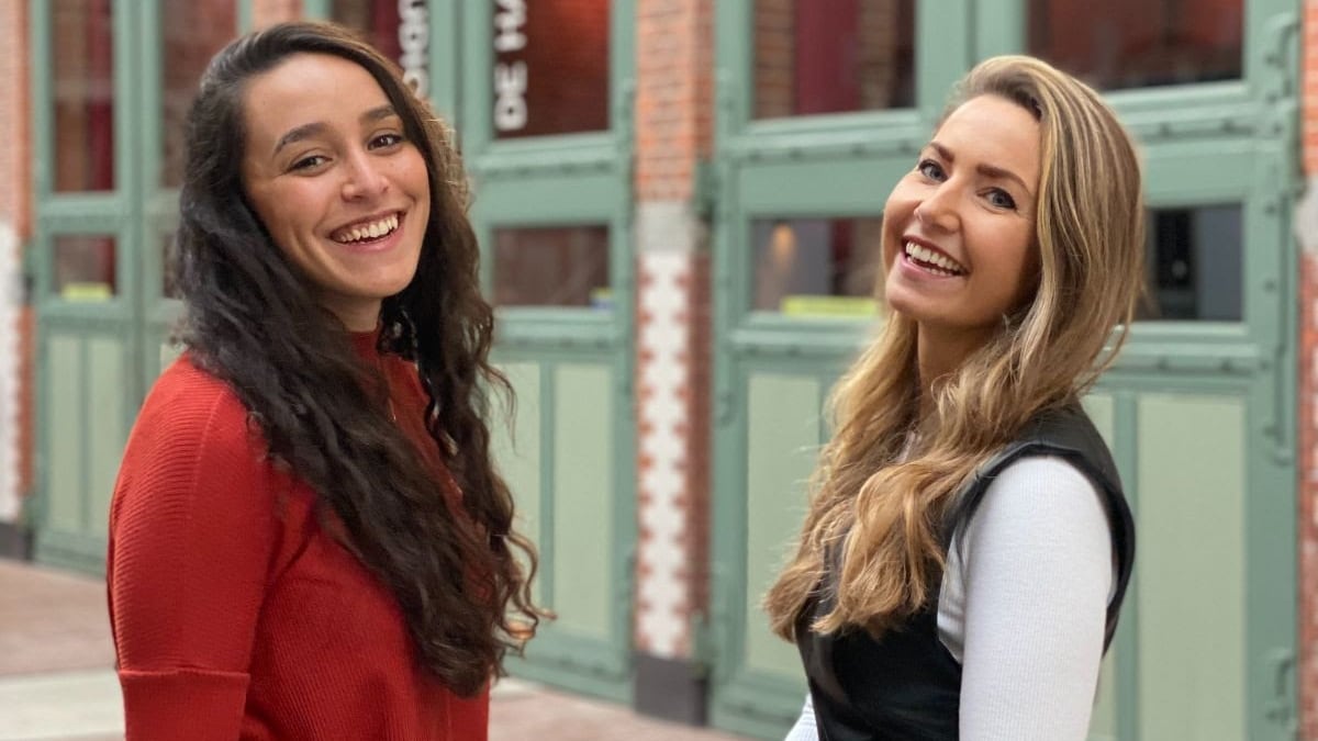 Sophie Tarif (links) en Nina van Boxtel, de ondernemers achter het platform BOETIEK.NL.