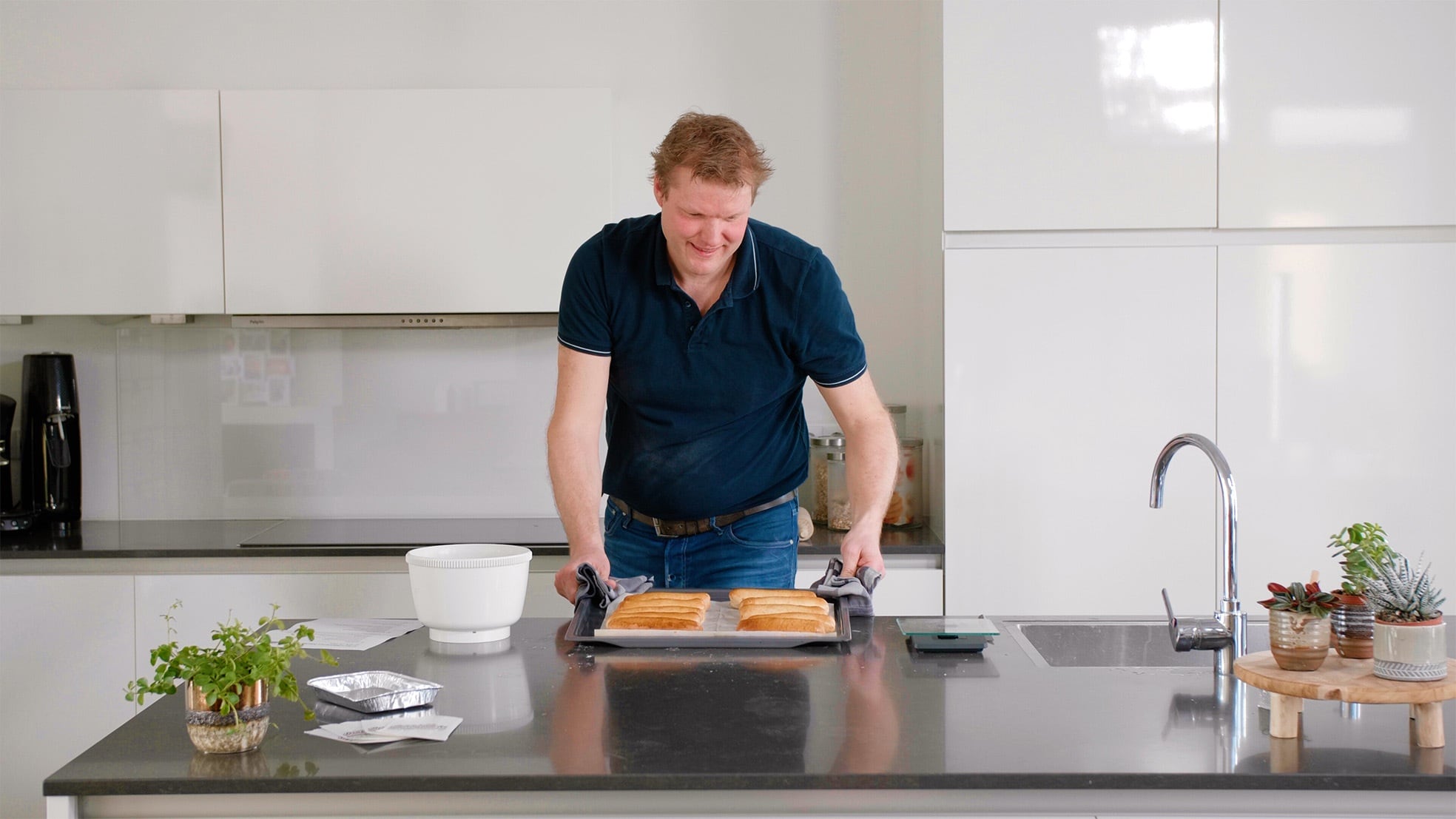 Remco Beekman is nu enorm succesvol met zijn Keilekker-worstenbroodjes.