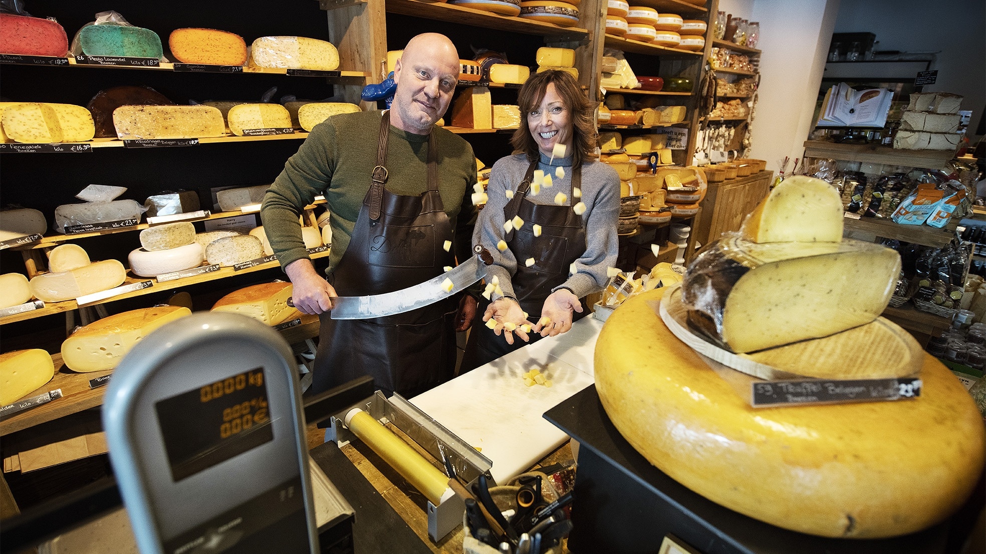 Eigenaren Ingrid en Bruno van kaas- en delicatessenzaak Deli K's.