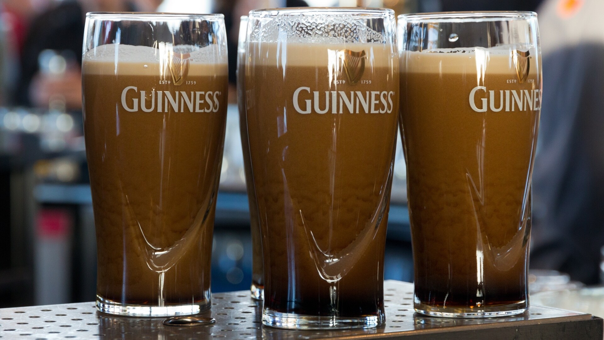 Door het beloningsconcept van Guiness smaakt het biertje extra lekker als het wachten erop zit. Foto: Shutterstock