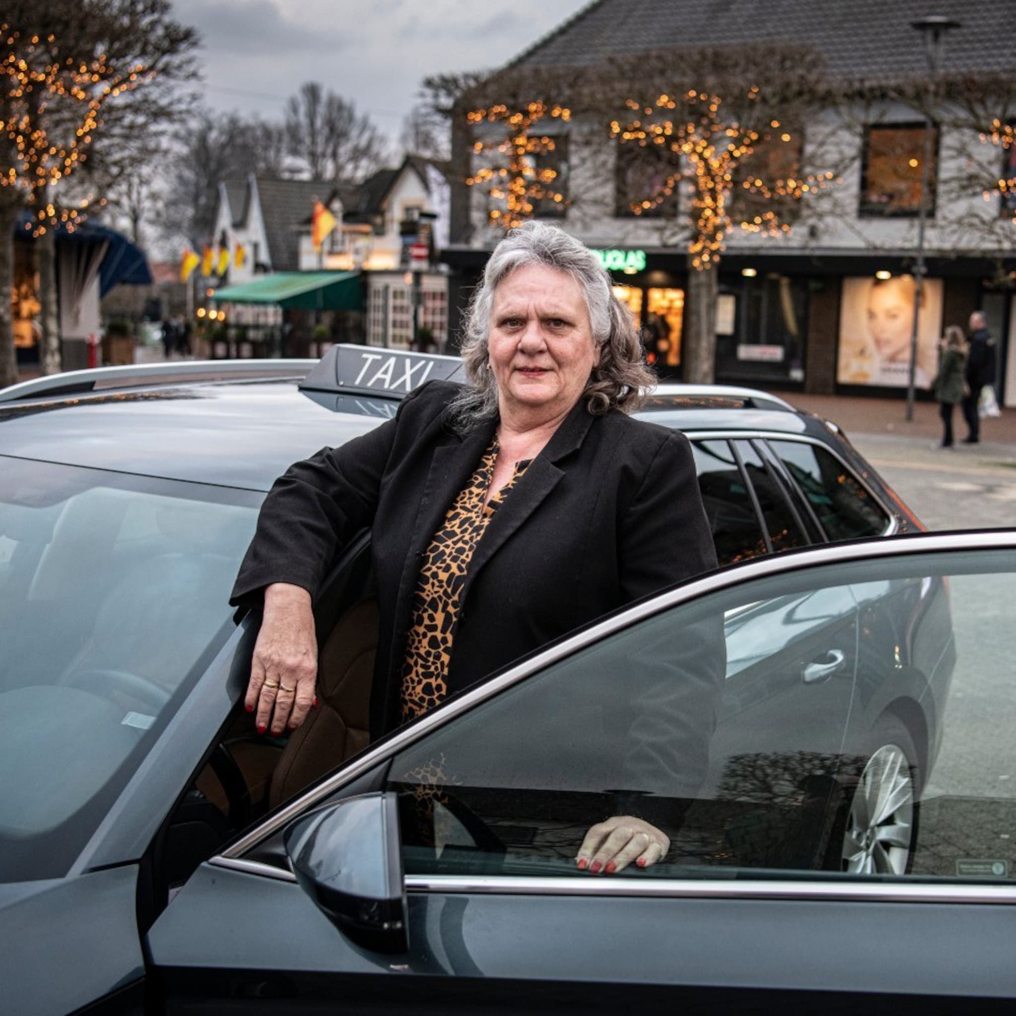 geen ritten geen steun vanuit den haag hoelang nog voor taxi tiny