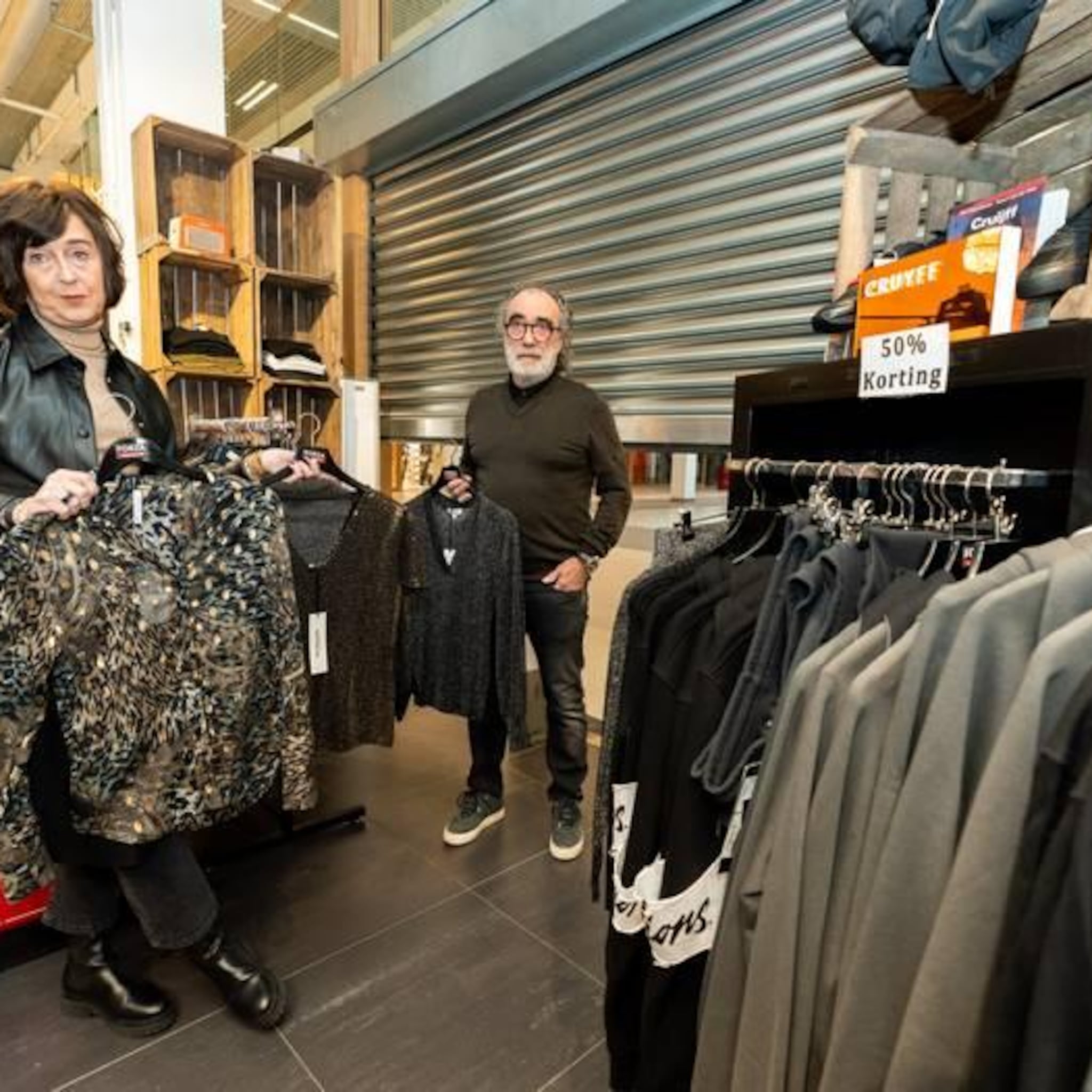 boetes in vooruitzicht ton en patricia openen hun kledingzaak alsnog niet
