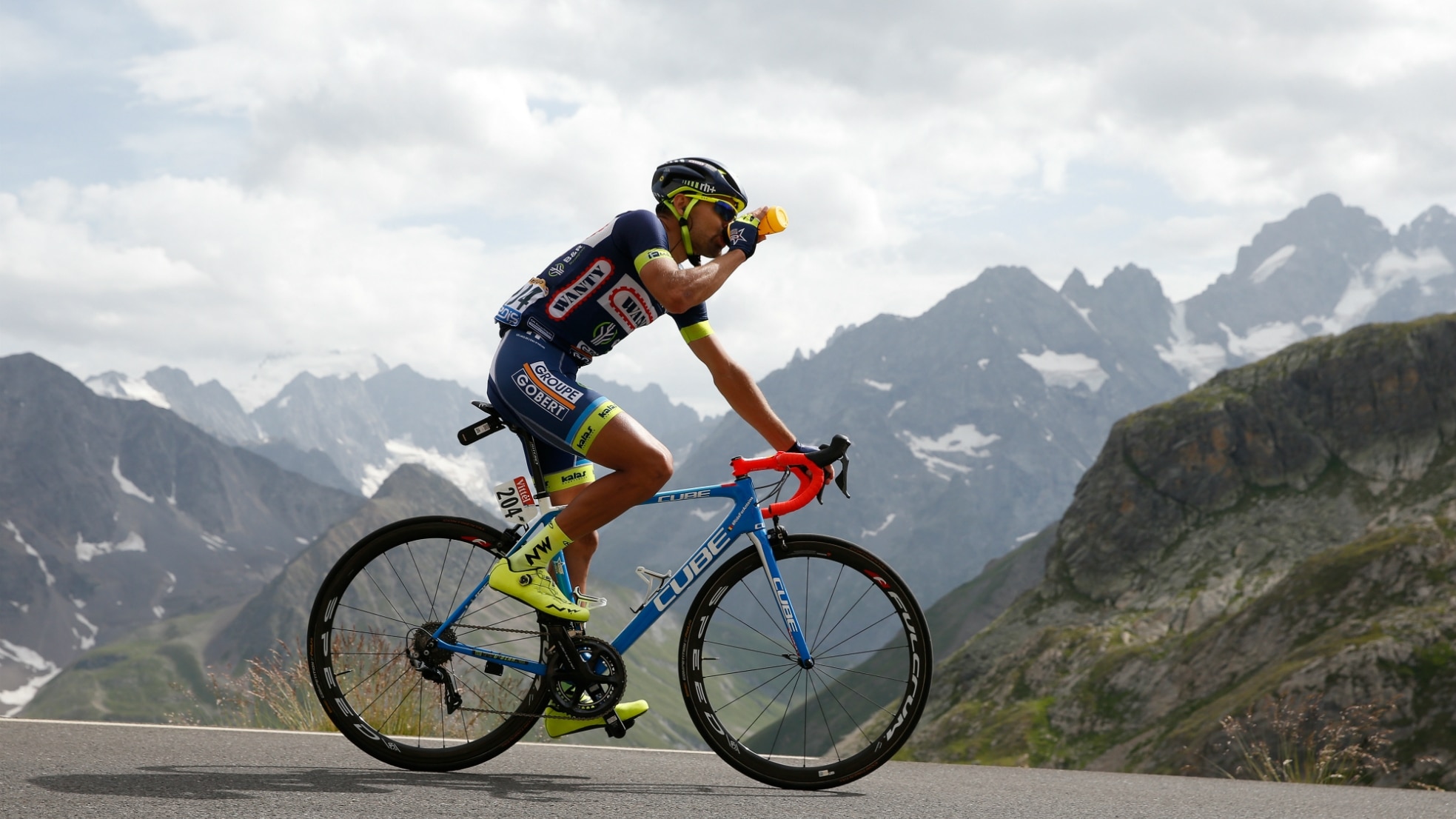 Fietsen naar de top van de Col du Galibier: 2642 meter omhoog. Foto: ANP/Bas Czerwinski.