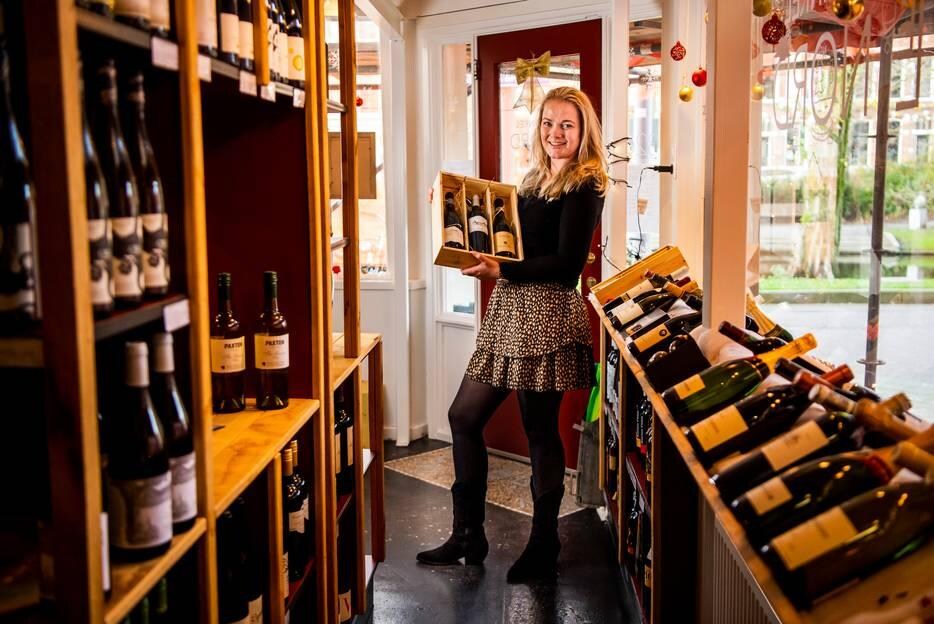 Kirsten van Harten in haar wijnwinkel Le Nord in Rotterdam. Foto: Frank de Roo