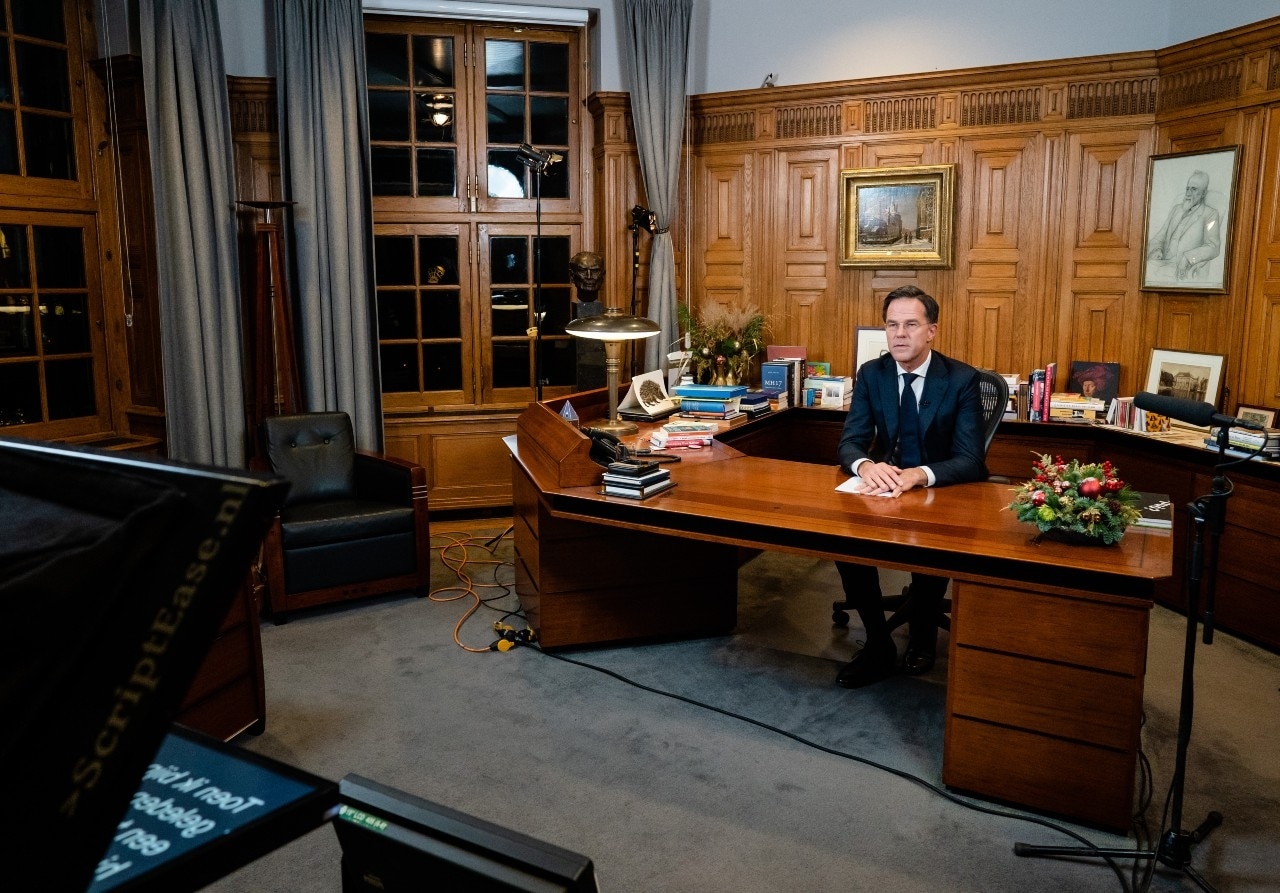 Premier Mark Rutte sprak live vanuit het Torentje in Den Haag. Foto: ANP