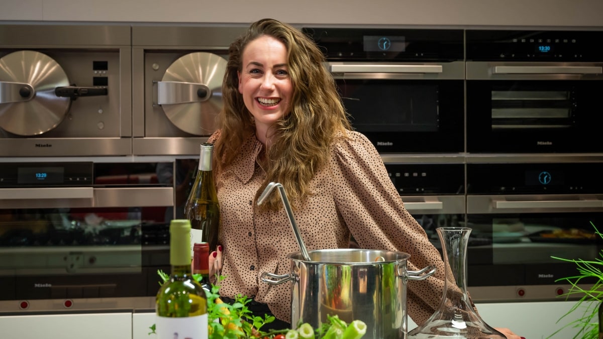 Ondernemer, host en wijnkenner Laura Lemmers.