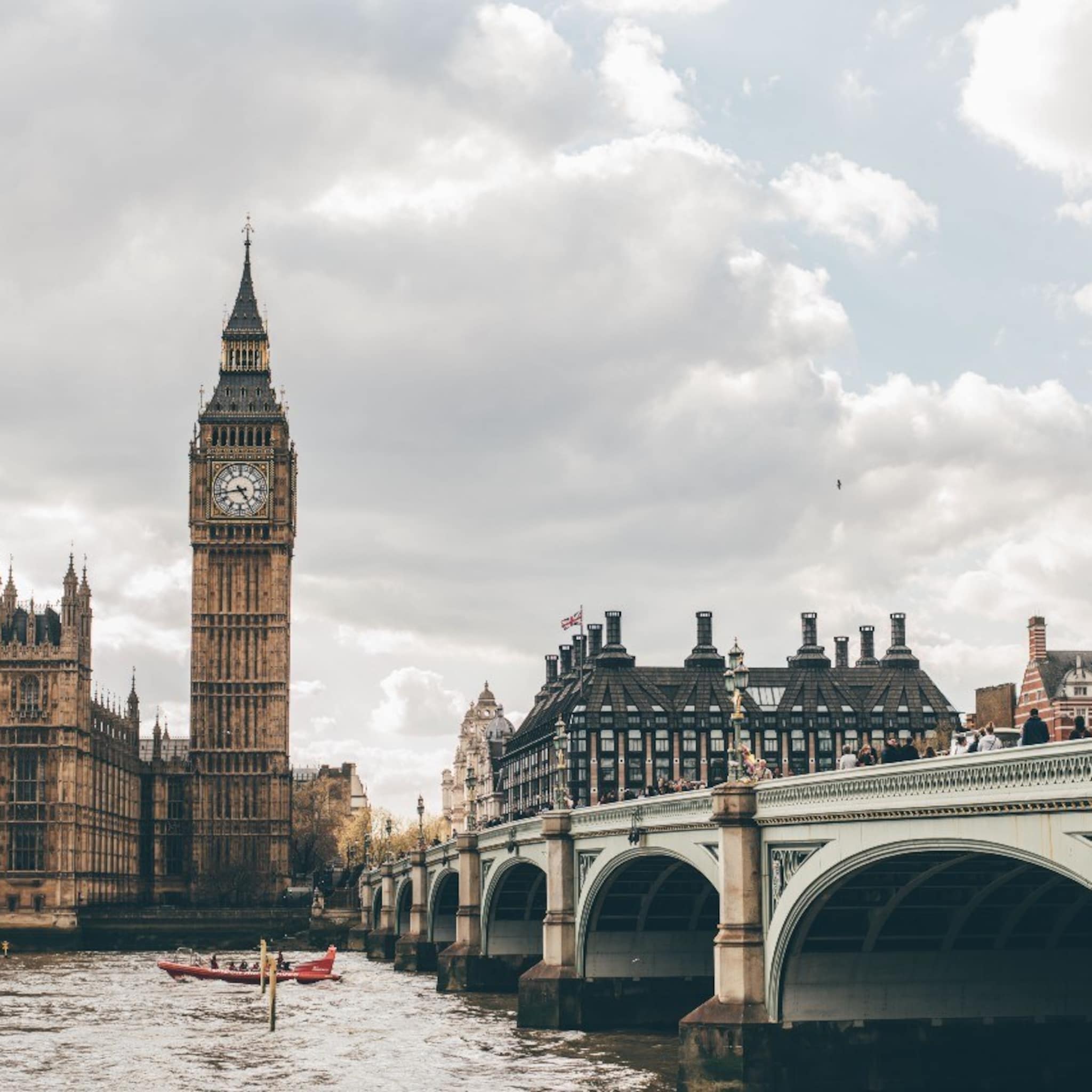 lennard van otterloo boris johnson moet brexit deal verkopen aan hardliners