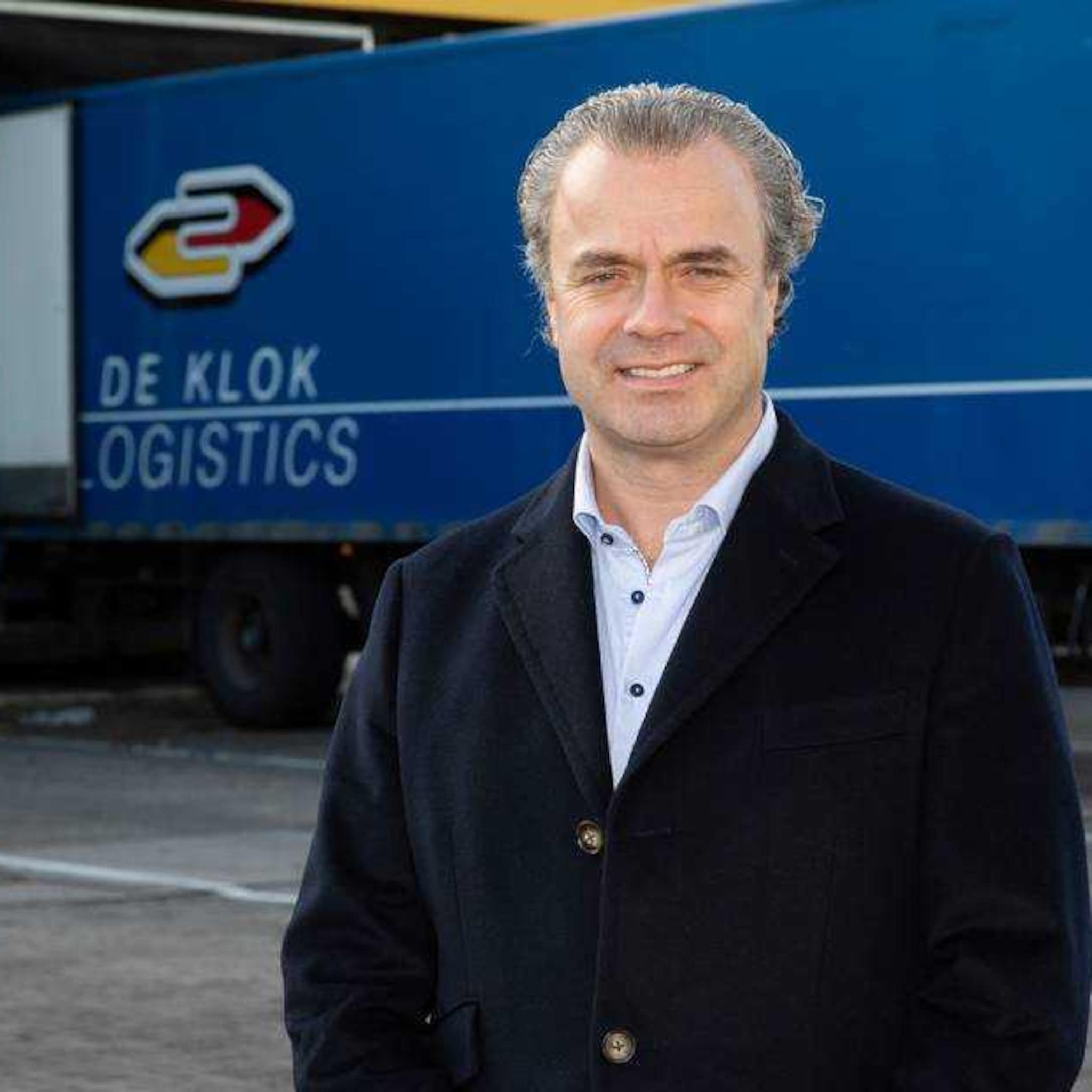 remco vos bij de klok logistics lopen weinig mensen met stropdas