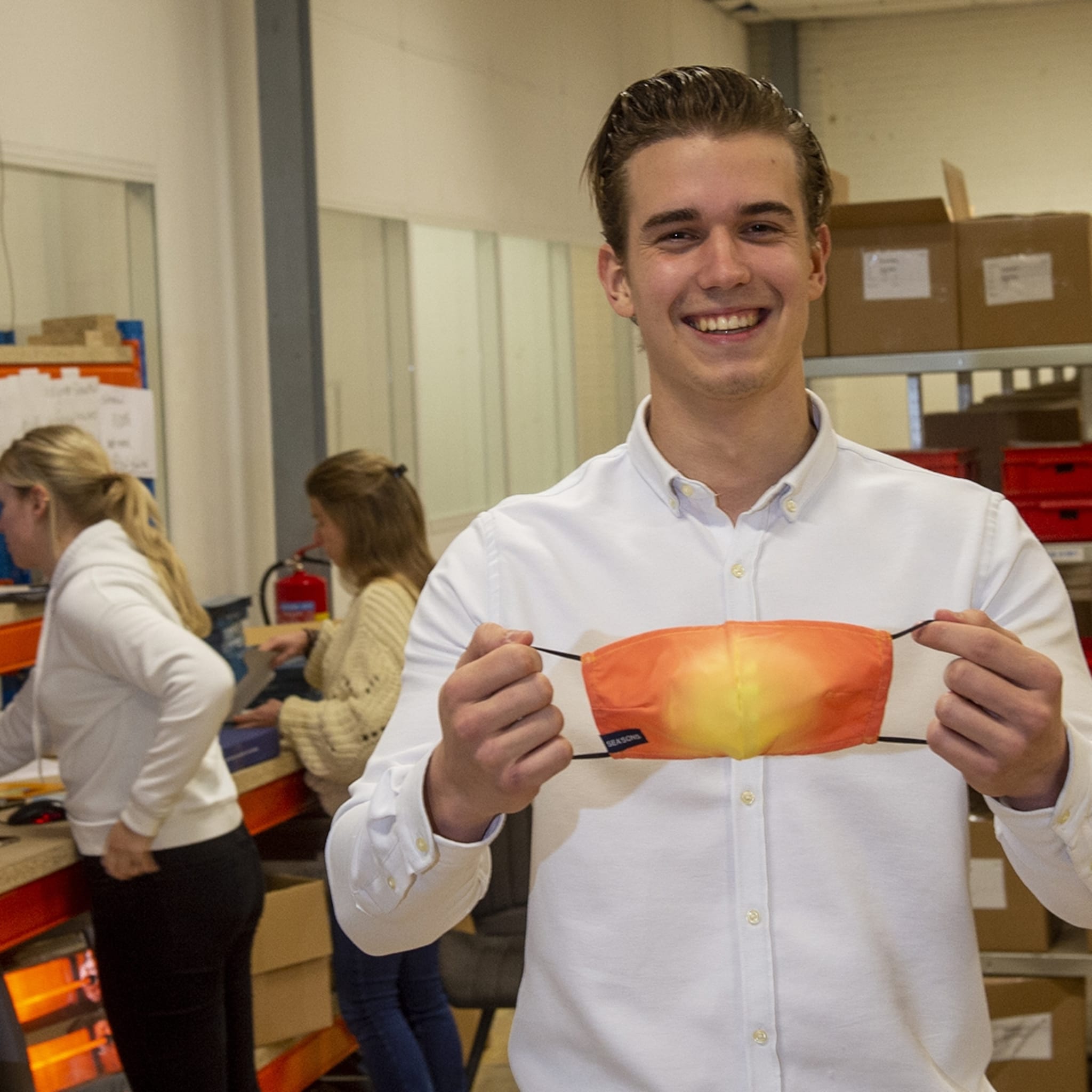 mondkapje verschiet van kleur dankzij deze jonge ondernemer 22