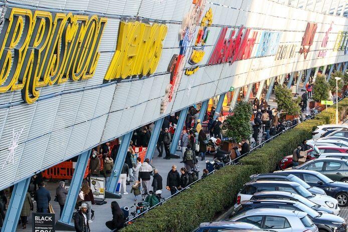 Het Alexandrium in Rotterdam: topdrukte. Foto's: AD/MediaTV.