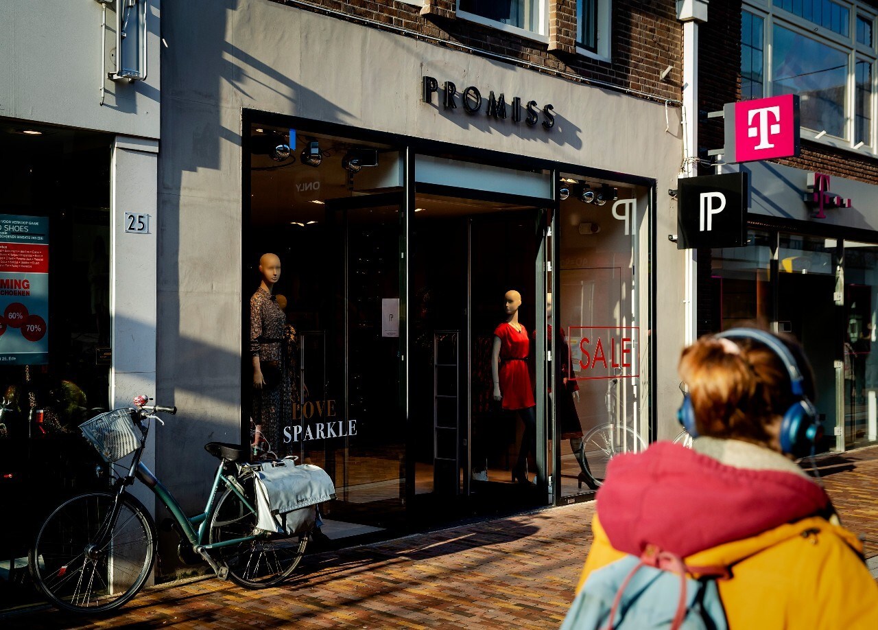 ,  Exterieur van een Promiss-winkel in het centrum van Ede. Foto: ANP/Robin van Lonkhuijsen
