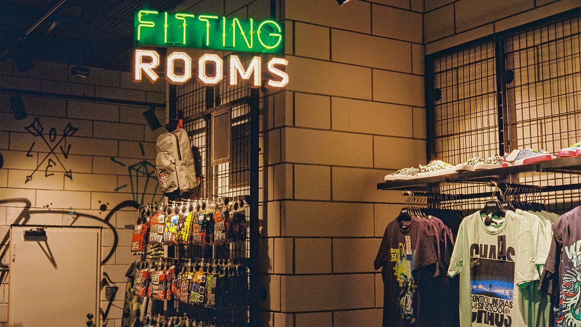 Patrick Wessels: 'Richt een van de paskamers in als extra voorraadvierkantemeter of kijk de kunst af bij de vuurwerkverkopers. Zorg voor een apart bestel- en afhaalpunt, waar consumenten welkom zijn als een pakketbezorger in de problemen raakt'. Foto: ANP.