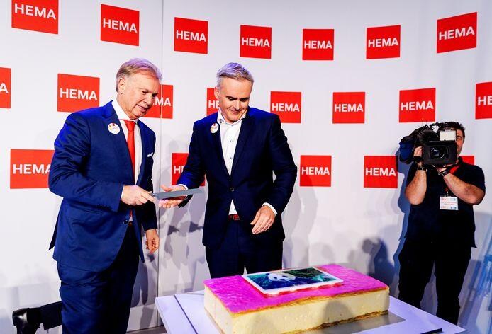 Ondernemer Marcel Boekhoorn (links) en HEMA-ceo Tjeerd Jegen in oktober 2018. Boekhoorn kocht het bedrijf toen van Lion Capital en werd als de grote verlosser binnengehaald. Foto: ANP