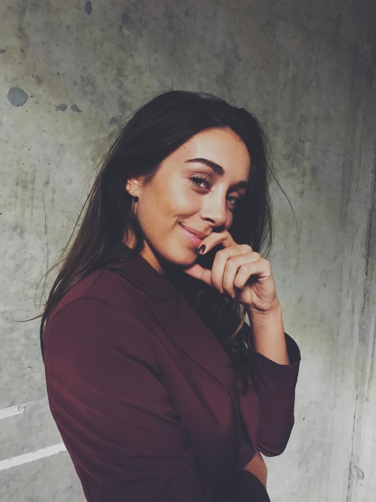 Daniëlle Chavanu (24), de ondernemer achter het succesvolle dane.studios, haar online fashionshop. '