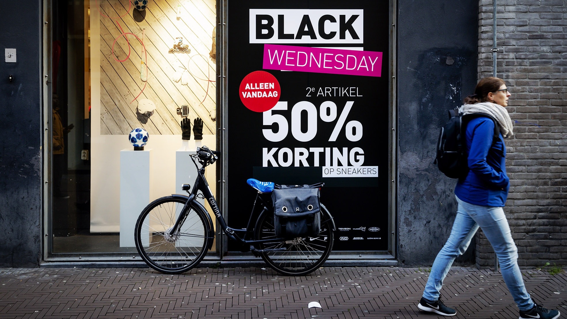 Een eerdere editie van Black Friday in een Haagse winkelstraat. Foto: ANP