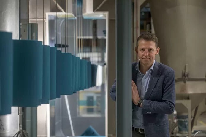 Tijn van Elderen op het Brabantia-kantoor in Overpelt Foto: ED/DCI Media