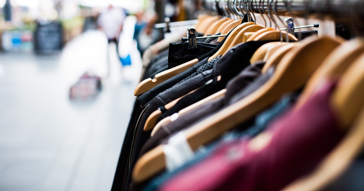Tweedehandskleding steeds populairder ook modeketens stappen in