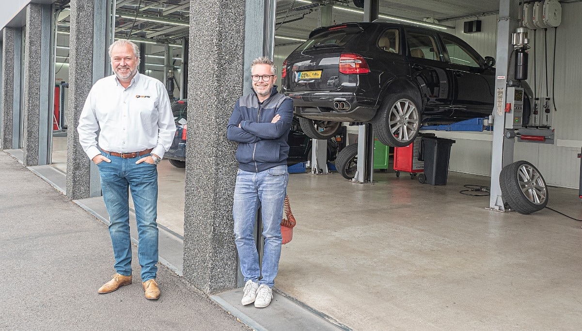 Harold van Gestel, Formule Manager van CarProf en Ivar Camps, Retail Marketing Manager bij Alliance Automotive Group Benelux.