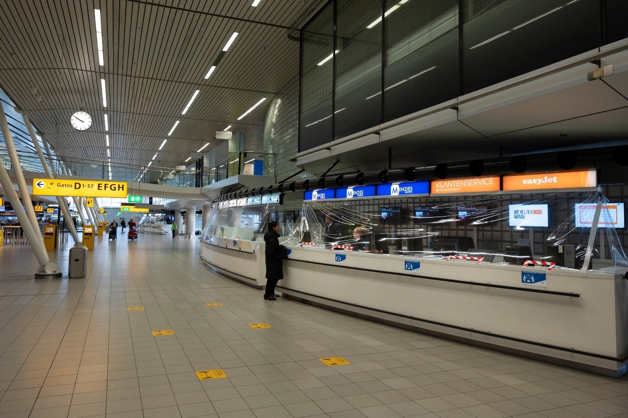 Frank Oostdam, directeur ANVR: ,,Als reizigers op Schiphol keurig anderhalve meter afstand houden, zie ik het probleem niet. Wat is het verschil met rijen bij de Efteling? Waarom zou ik dan niet met inachtneming van de coronaregels vakantie mogen vieren op de Canarische Eilanden? Wat maakt dat moreel onverantwoord?"