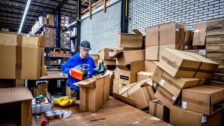 Uitzendkrachten worden onder andere ingezet voor werkzaamheden binnen groothandels.
