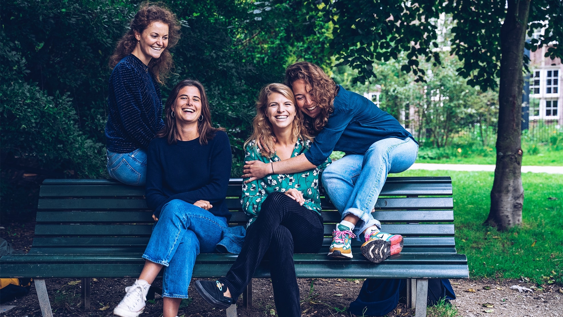 Jet van Geen, Bodine van Styrum, Frederique Glazener en Juliette Westerink van Broeicast.