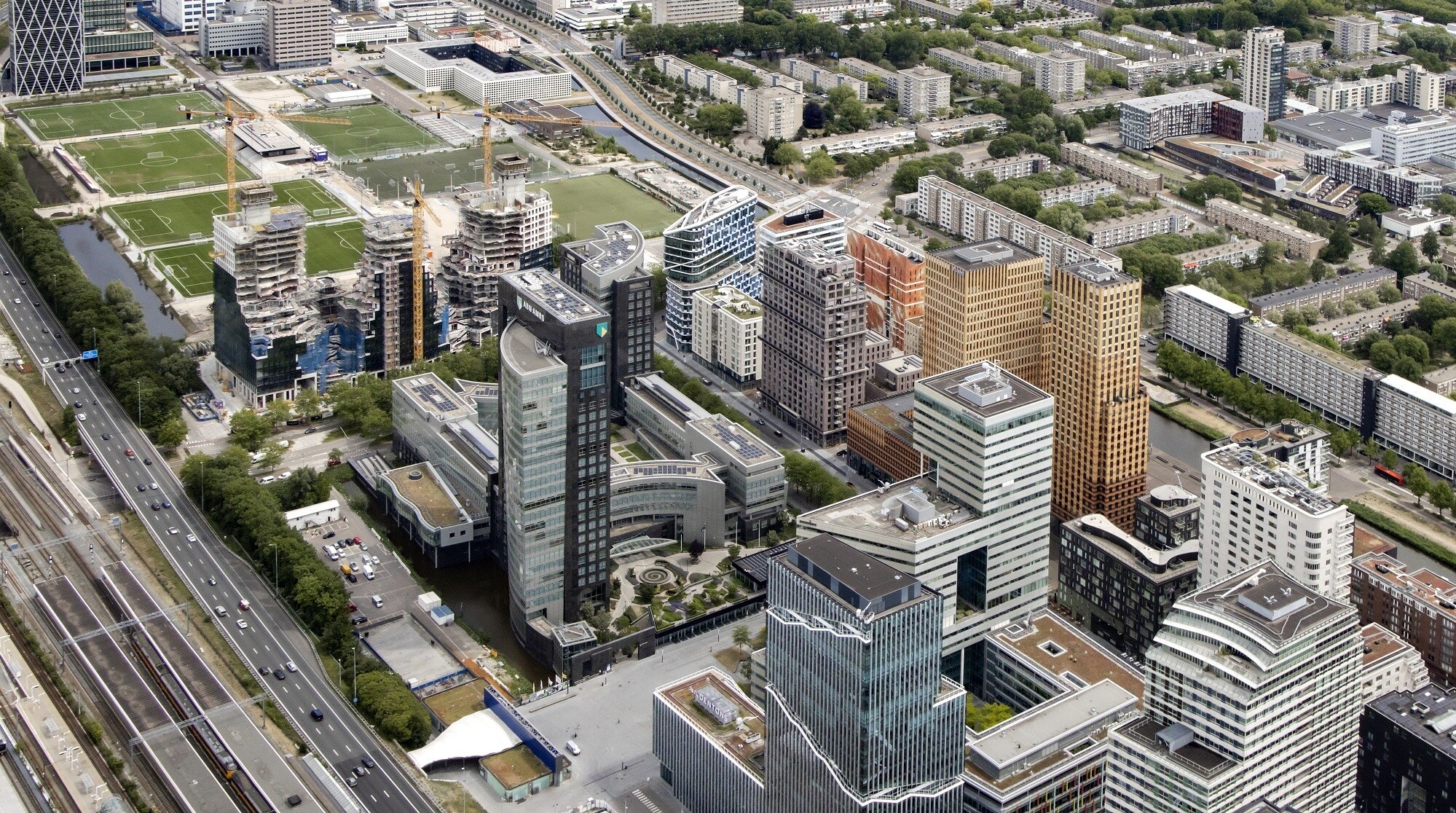 Luchtfoto van zakendistrict de Zuidas in Amsterdam. Foto: ANP