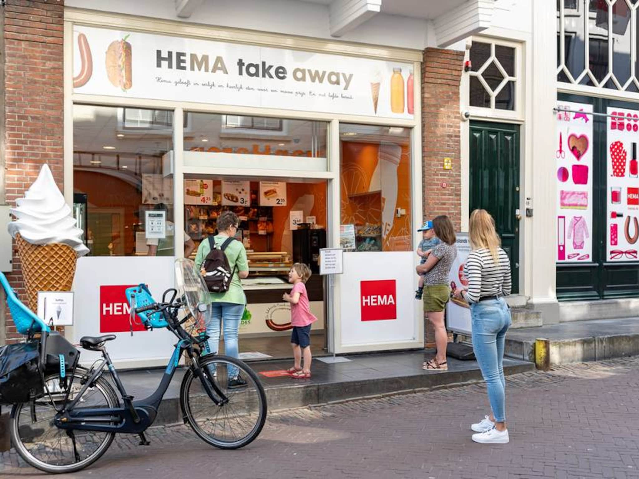 blokker zet streep door overnameplan hema