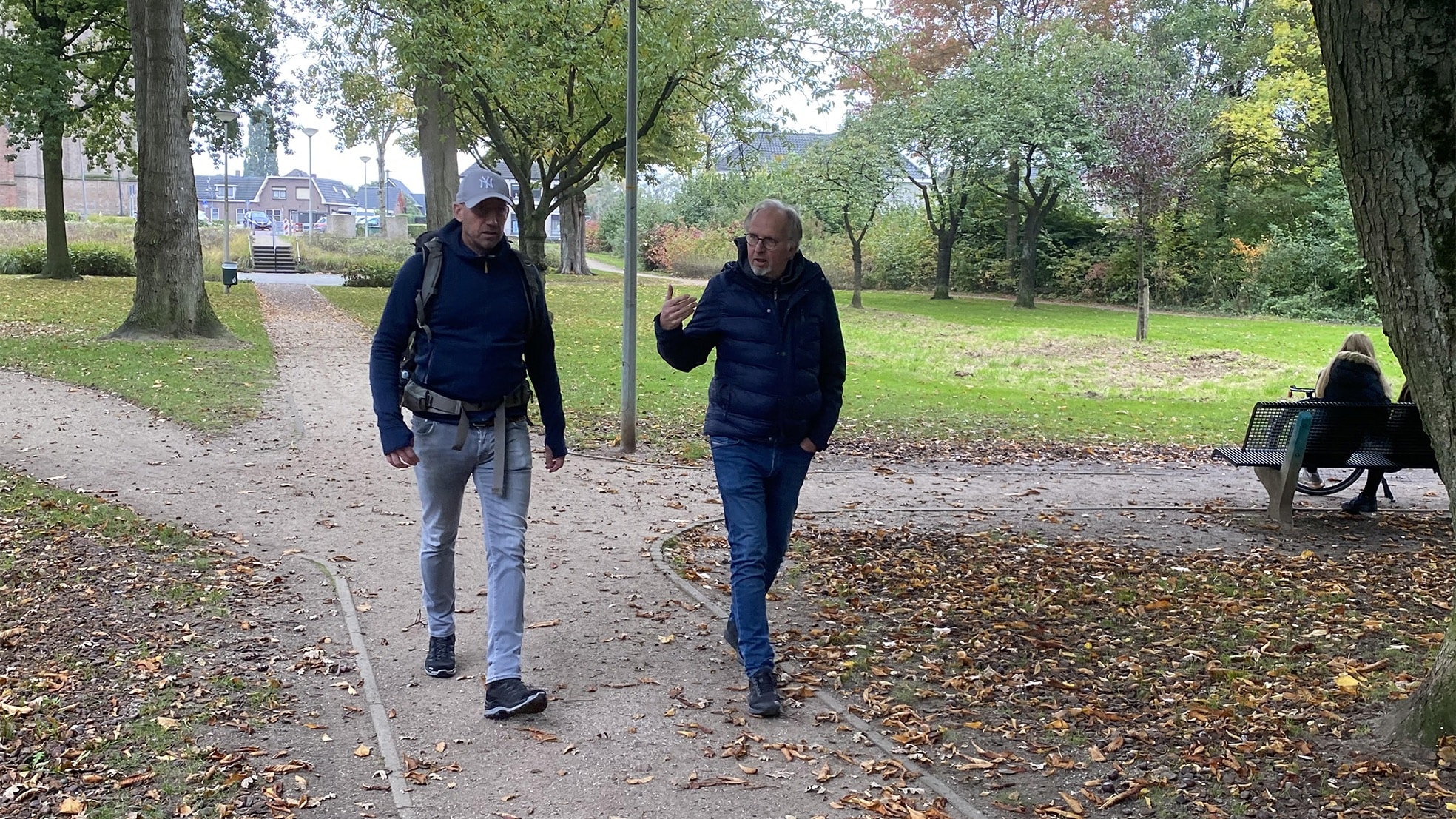 Bert van Zijtveld in gesprek met food-inspirator Hans Steenbergen (rechts).