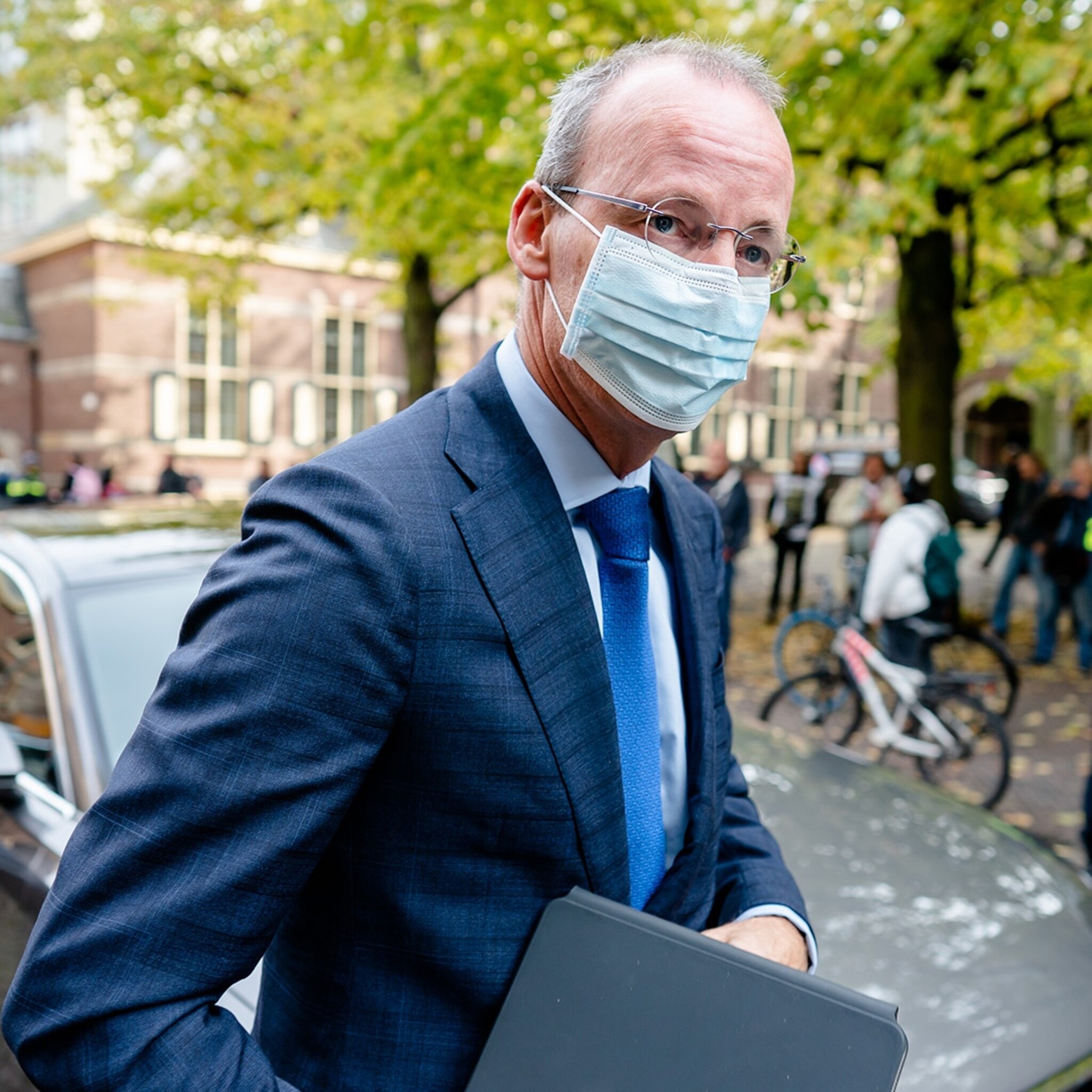 klaas knot dnb de economie kan nog lang niet zonder steun