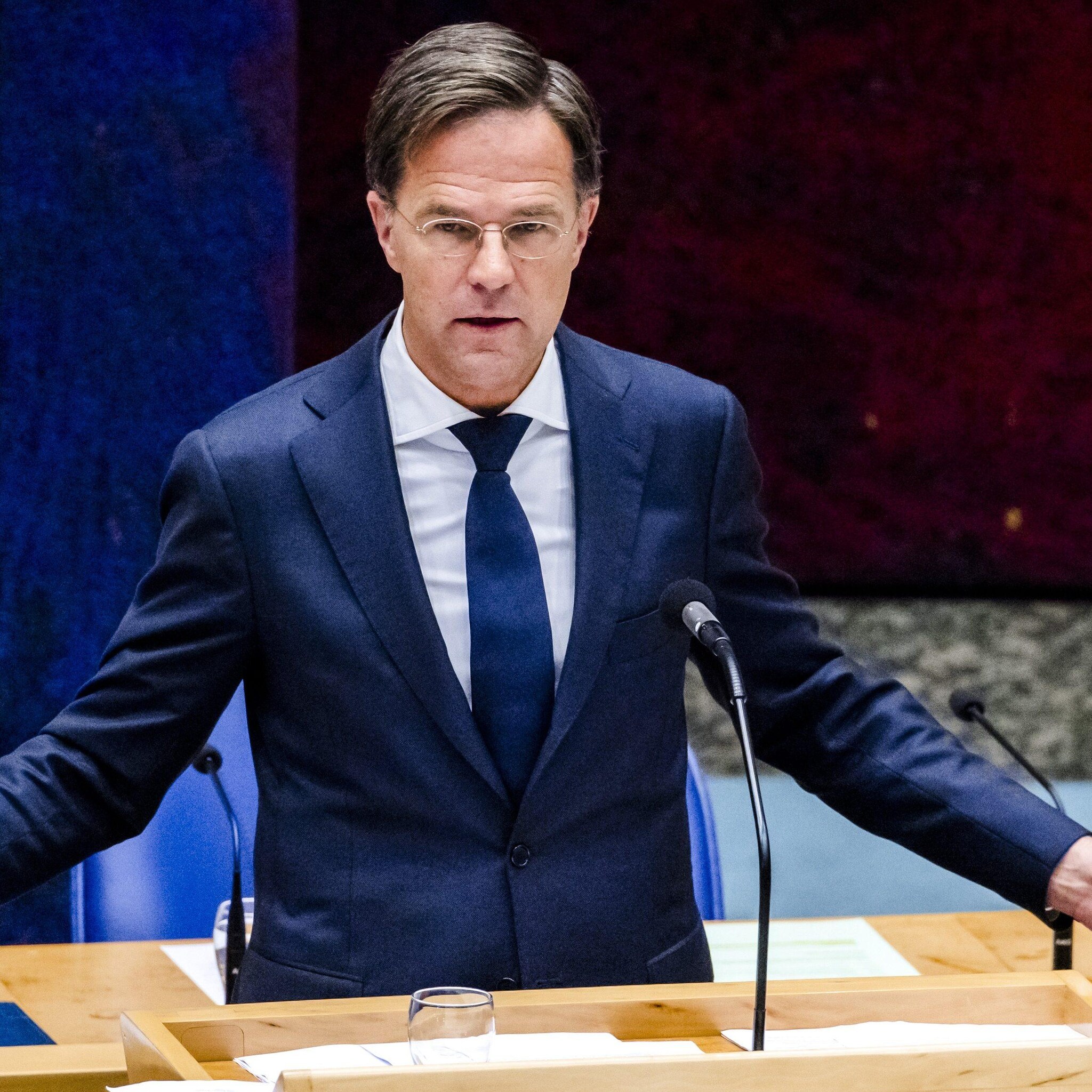 rutte mondkapjes per direct dringend advies in heel nederland