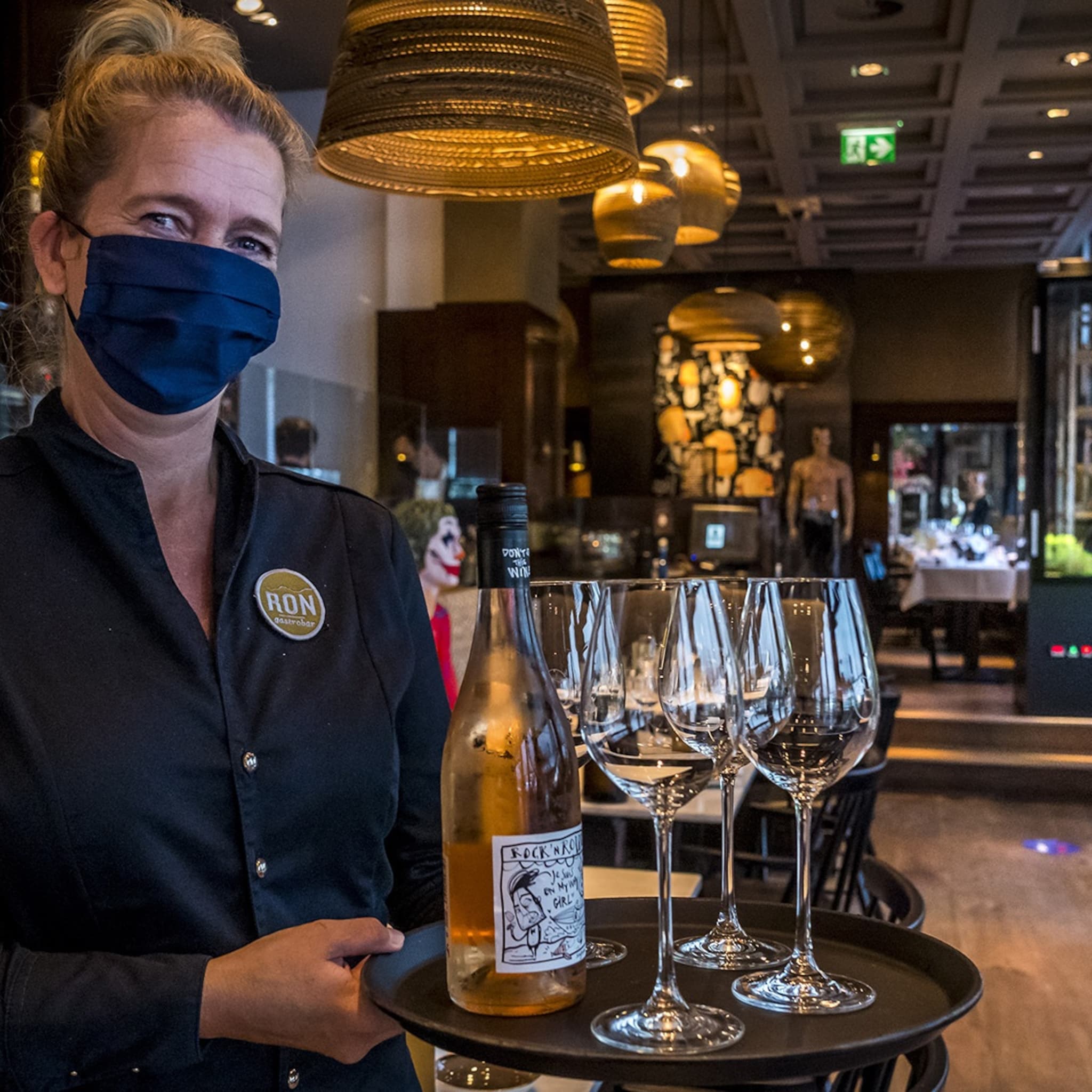 de pre van mondkapjes zo helpt het winkelier en klanten