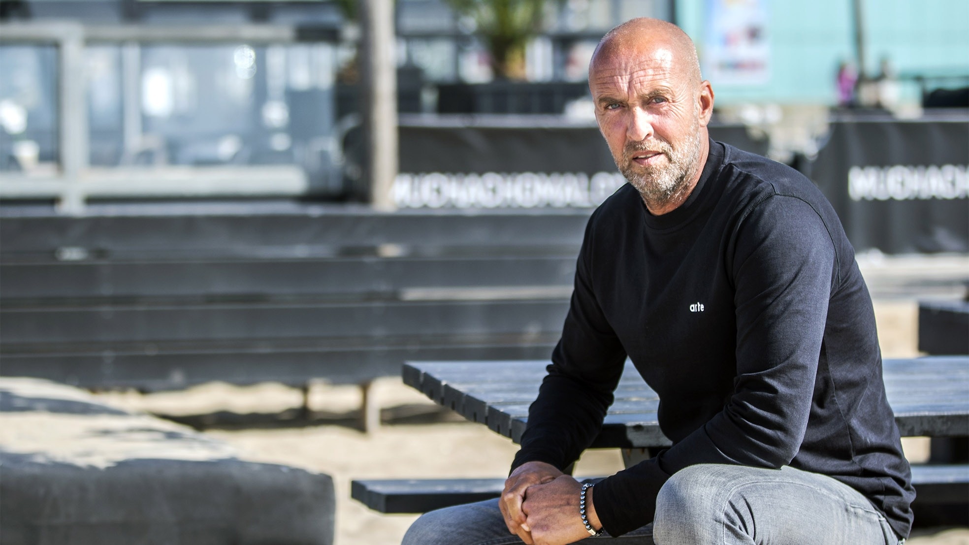 Andre Triep van strandclub WIJ is er helemaal klaar mee. Foto: Frank Jansen