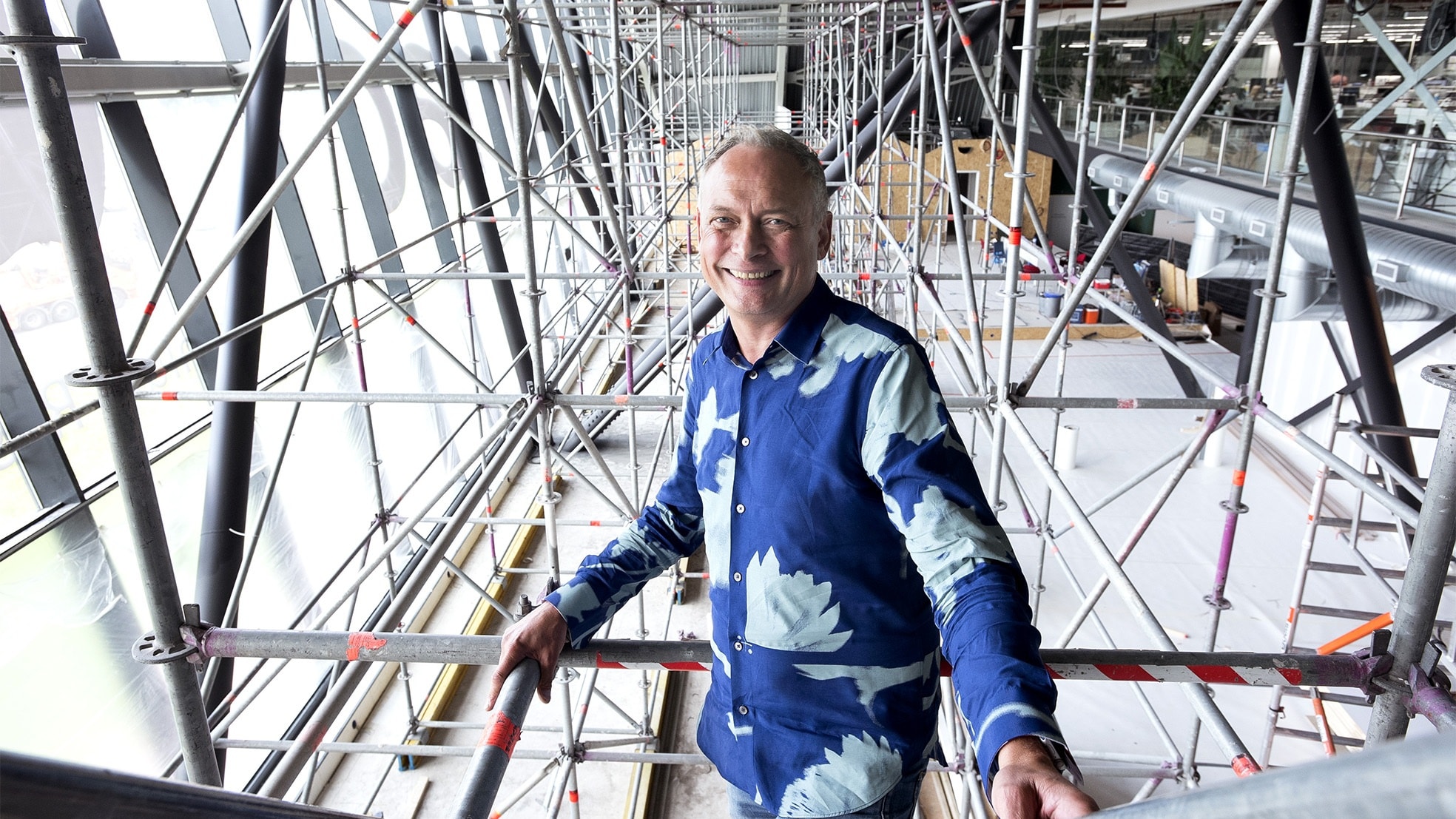 Ed Bindels bouwt een restaurant in de kop van The Wall, direct naast zijn Amac-flagshipstore. Foto: AD/Marnix Schmidt.
